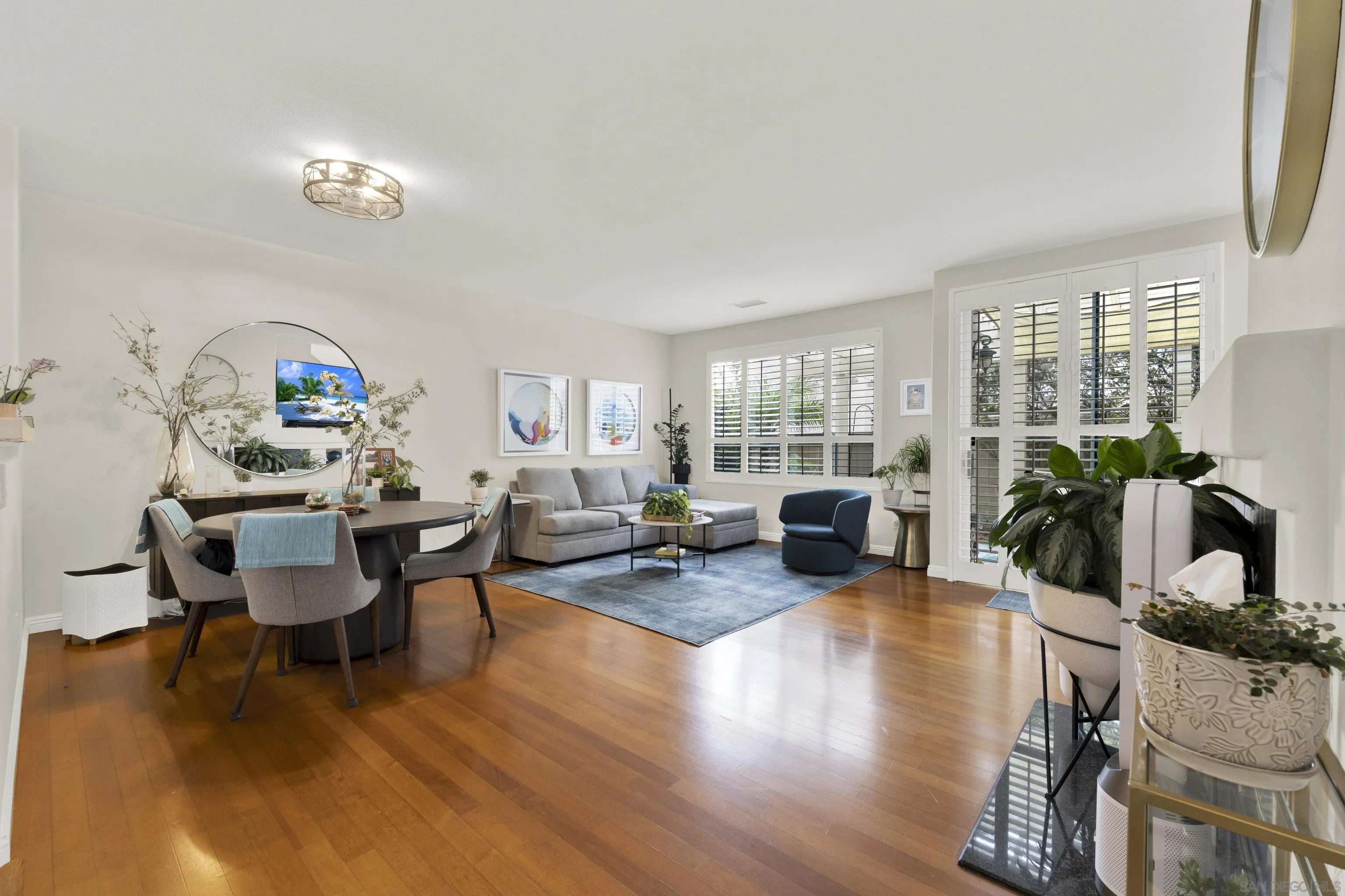 https://cdn.realtyfeed.com/cdn/127/260022777/fe04d76d710e691478d295530ee97366.webp