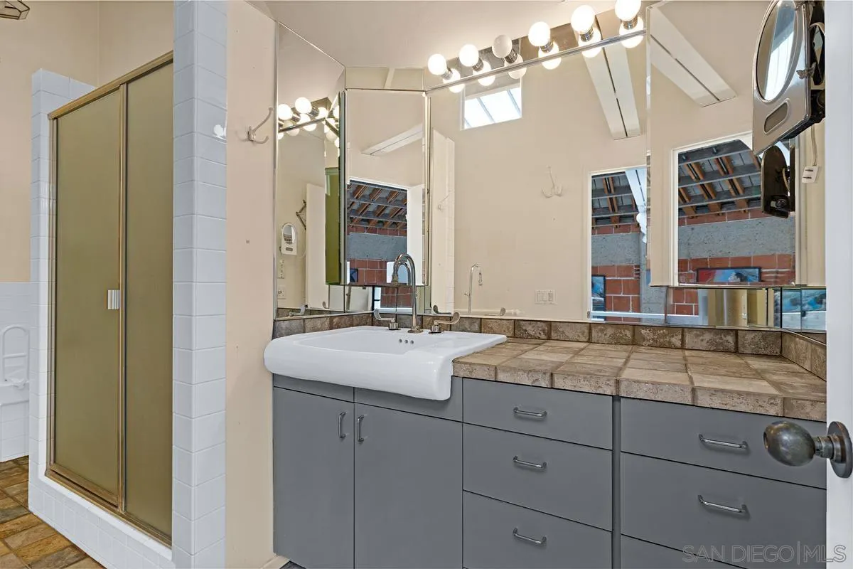 https://cdn.realtyfeed.com/cdn/127/260022781/f3ca26b46e63d497c72ea65561efb455.webp