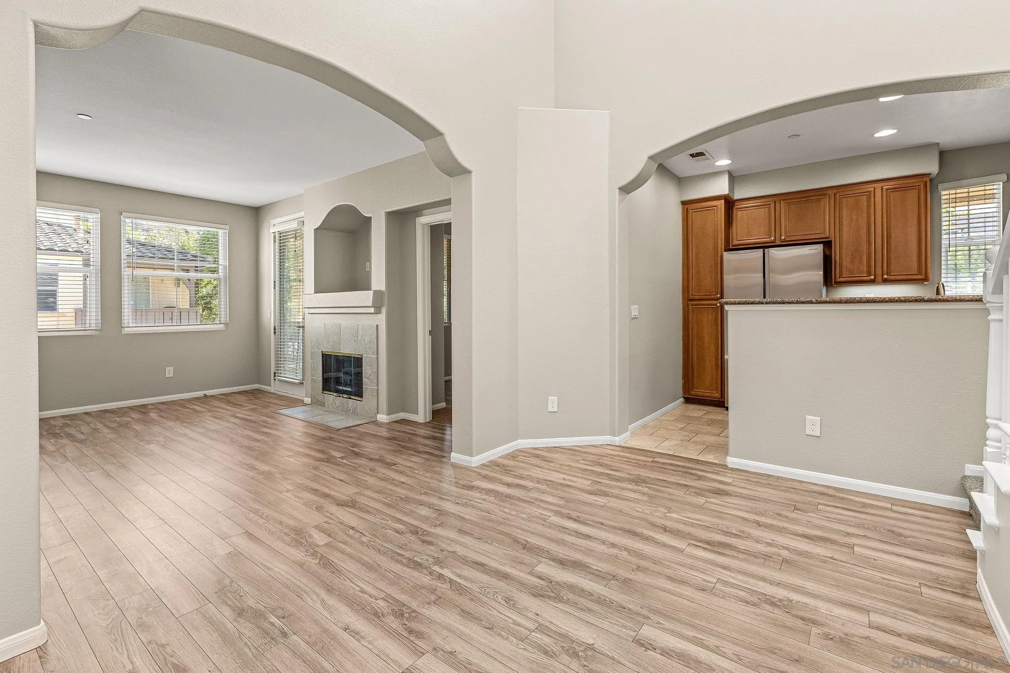 https://cdn.realtyfeed.com/cdn/127/260022785/0fc72f398f3b90cfa189672103c8b8f2.webp