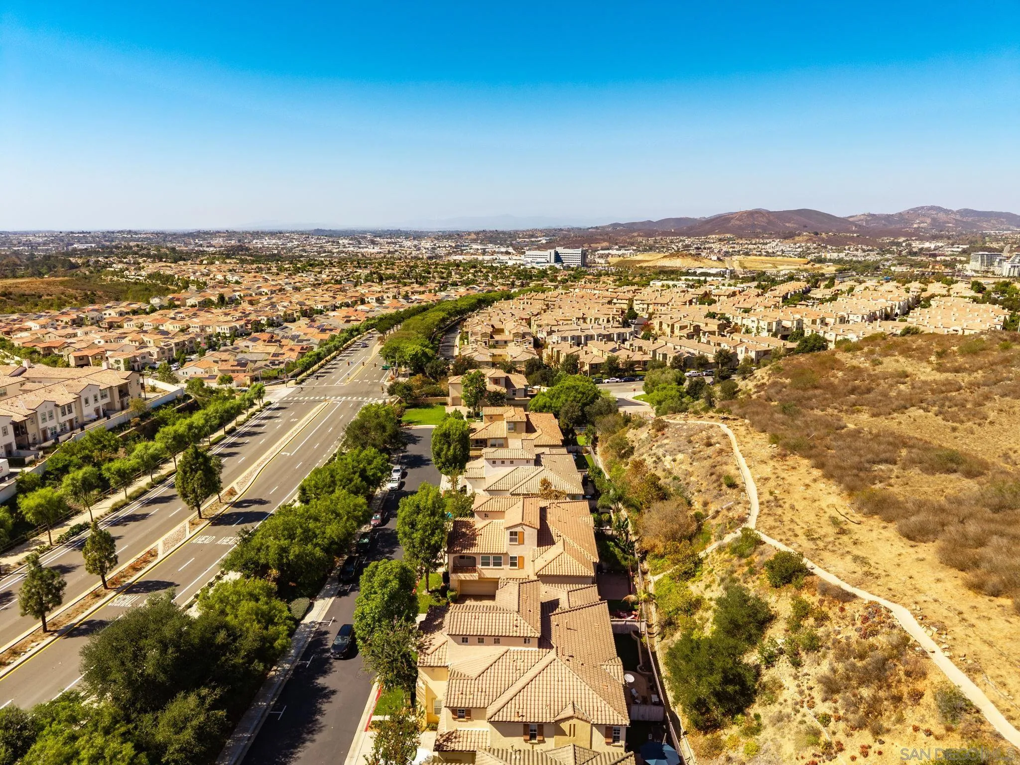 https://cdn.realtyfeed.com/cdn/127/260022785/497e1cbdbdb9a52ca18b03b4bfc6744e.webp