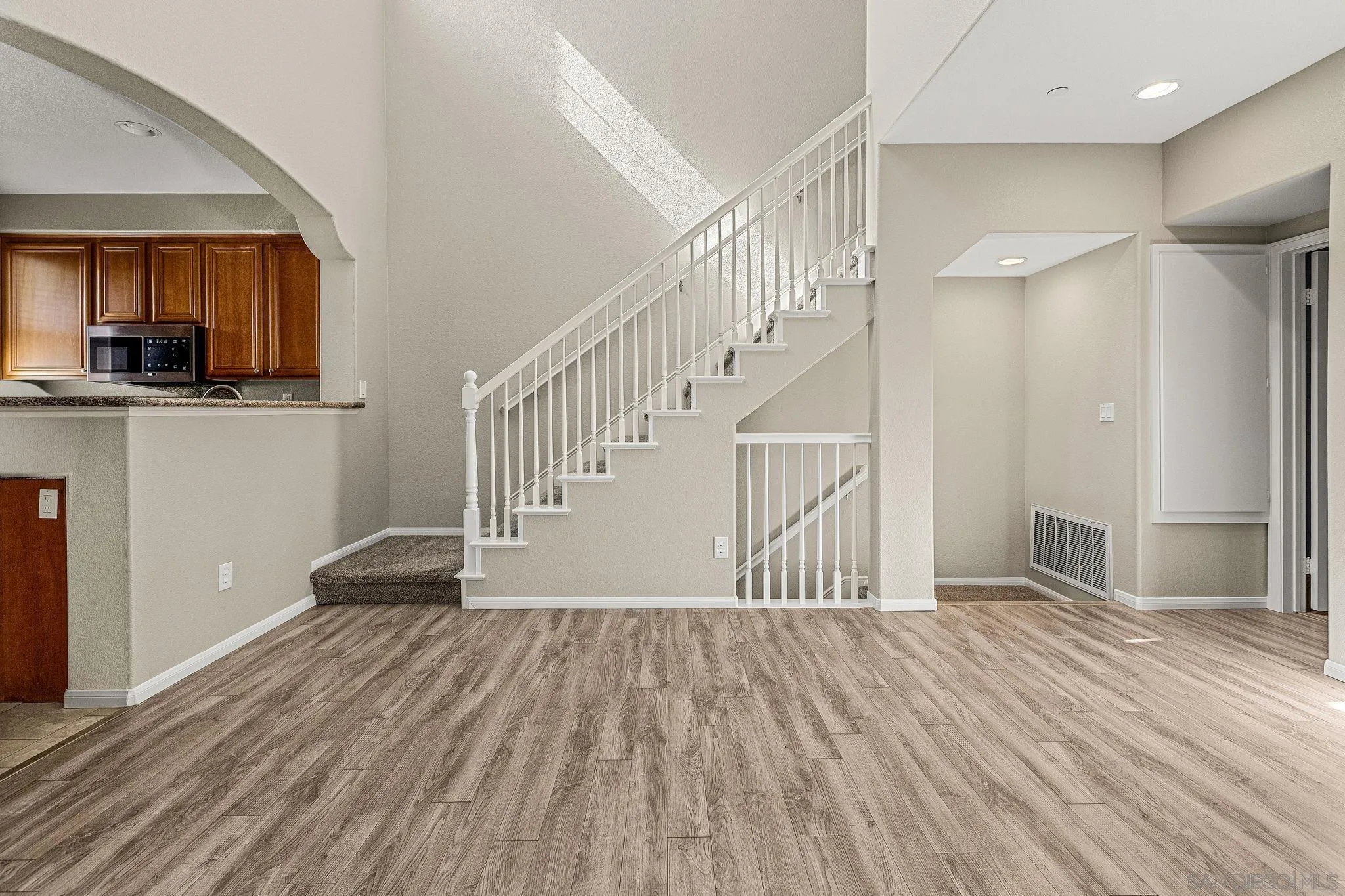 https://cdn.realtyfeed.com/cdn/127/260022785/5d3c5543d1e0c4b523f65eb8e59bc010.webp