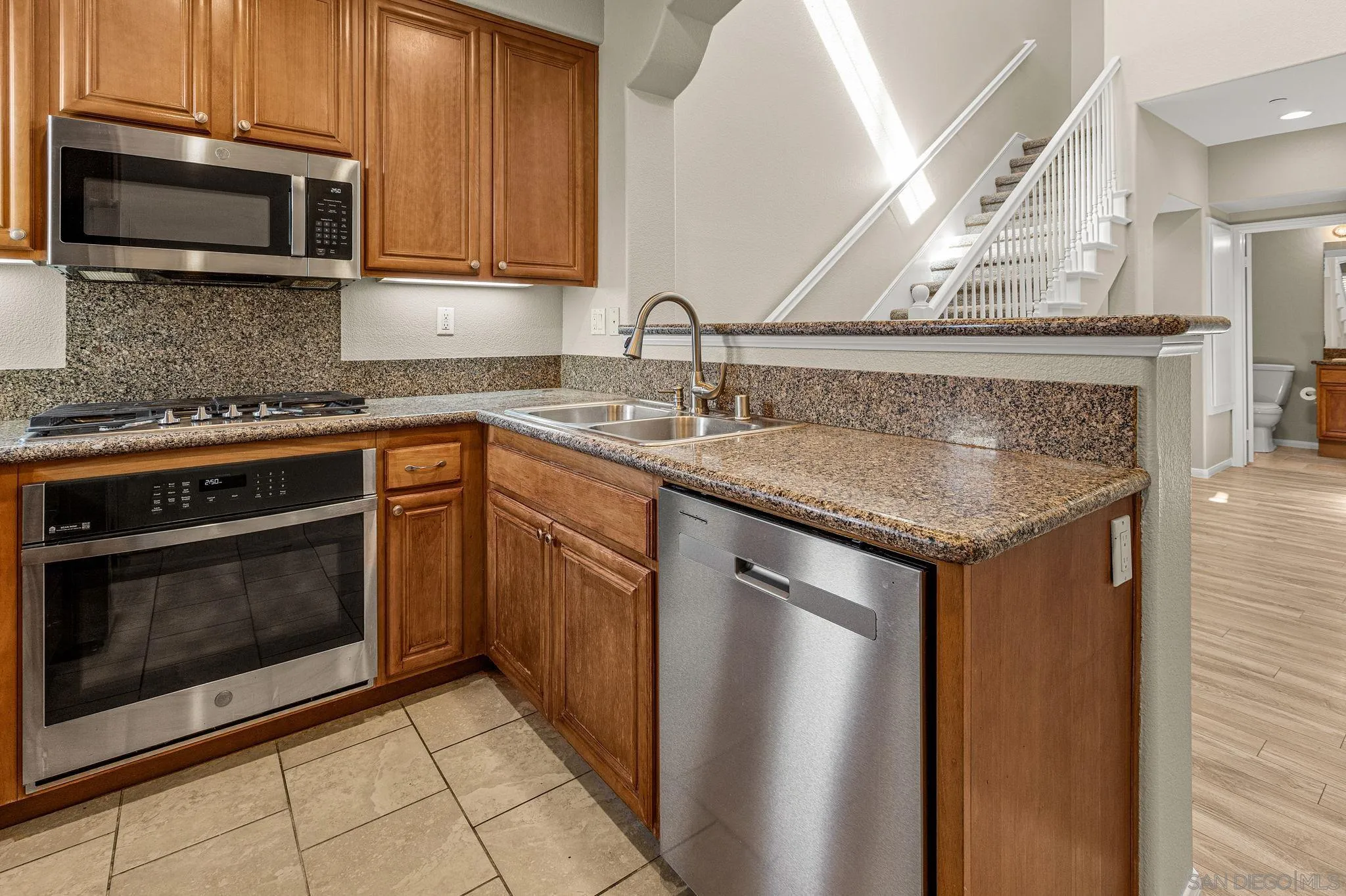 https://cdn.realtyfeed.com/cdn/127/260022785/6b93c95b6a9bc0817e1037e78229a051.webp