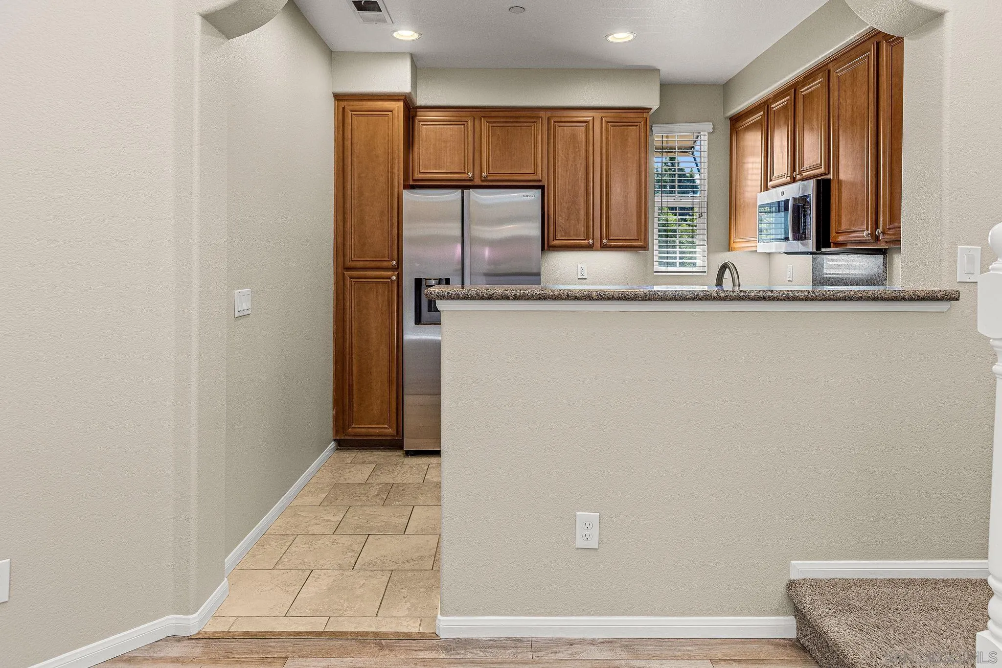 https://cdn.realtyfeed.com/cdn/127/260022785/87cbbb2cfc241e2571d790fa3838bc3e.webp