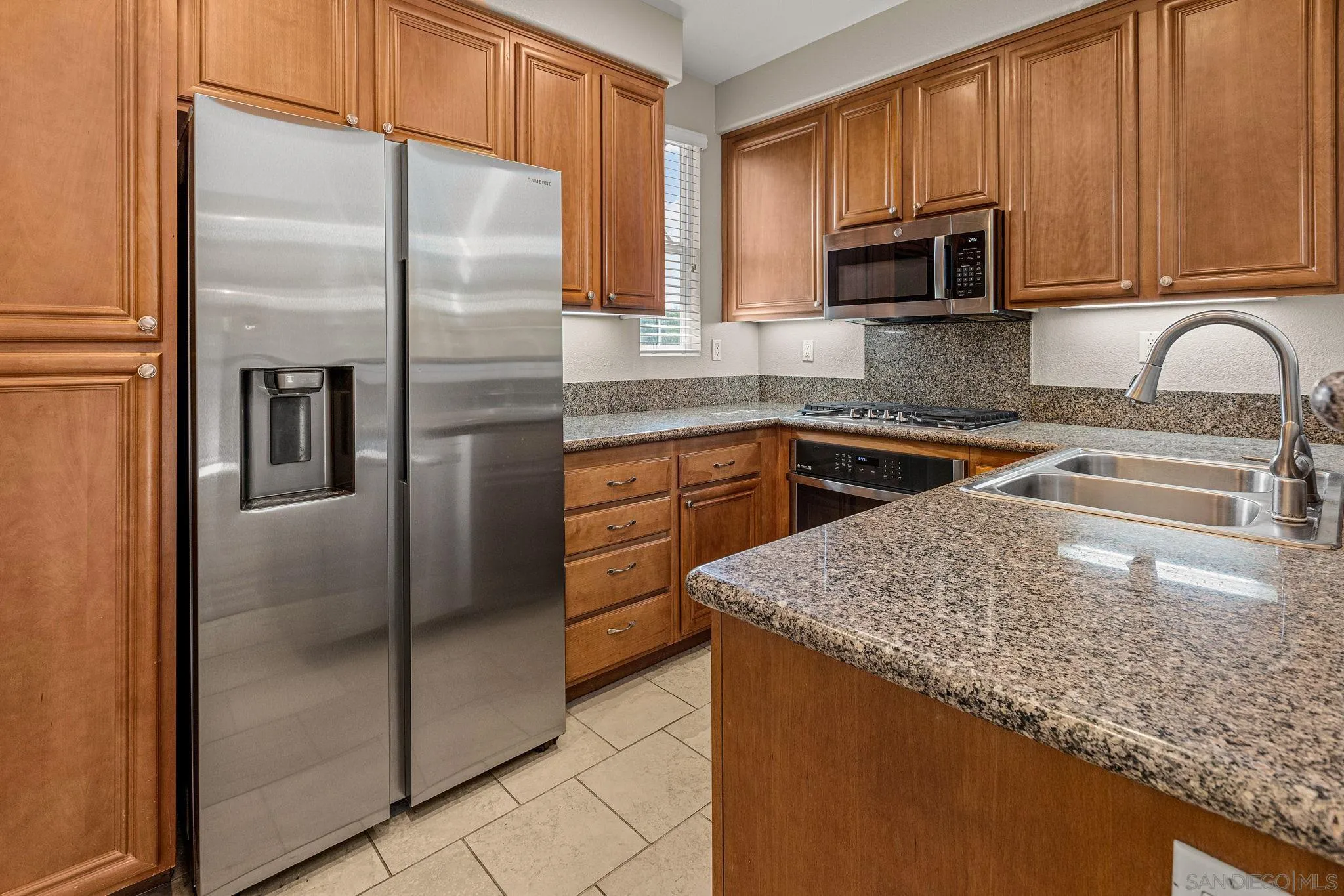 https://cdn.realtyfeed.com/cdn/127/260022785/93770ea5c7f25405c0777b42dc0c3764.webp