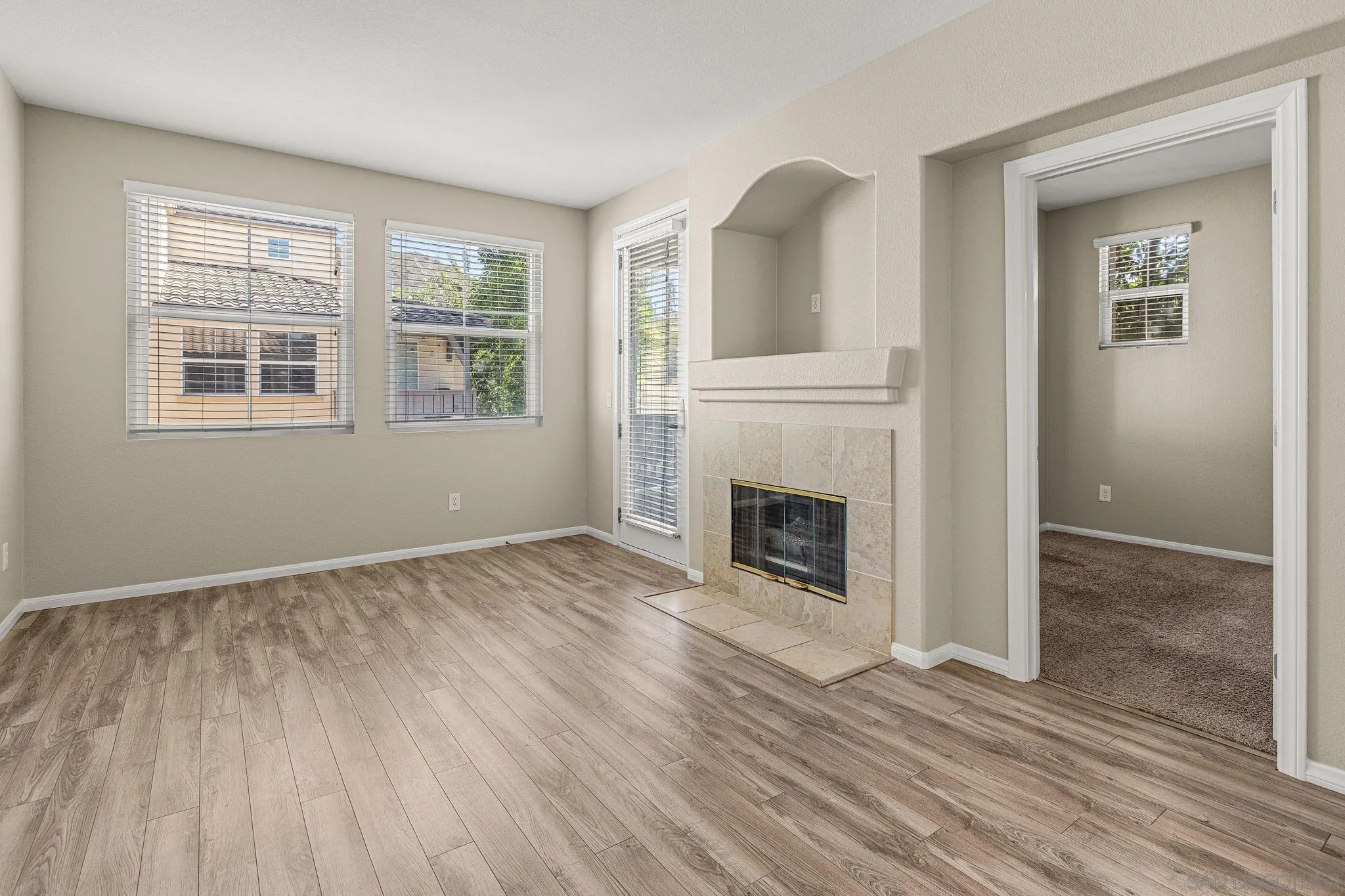 https://cdn.realtyfeed.com/cdn/127/260022785/ace3b979441e4e35bda2012eb1273544.webp