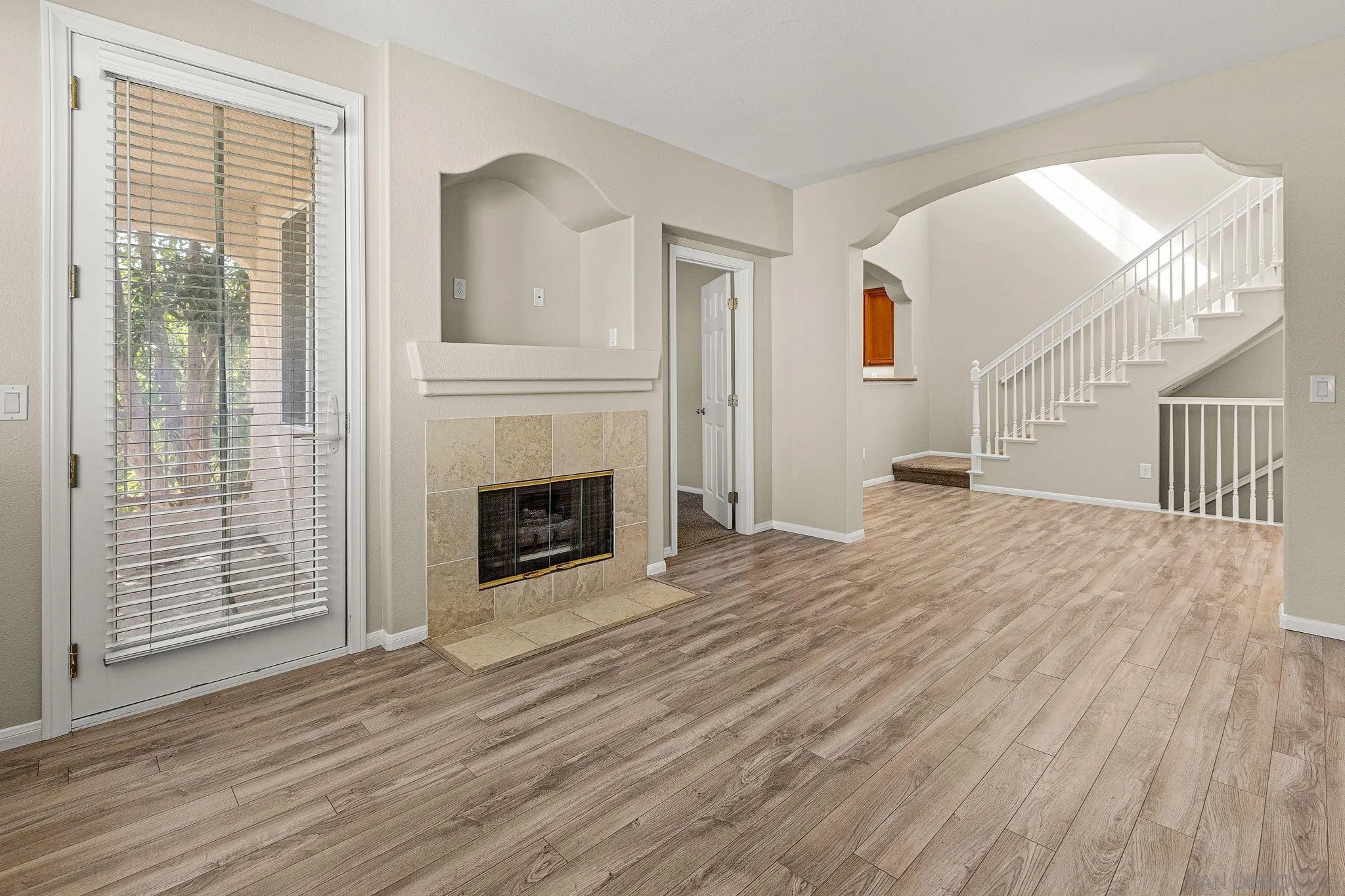 https://cdn.realtyfeed.com/cdn/127/260022785/cd971a5c557209a96e6abef9b7b46248.webp
