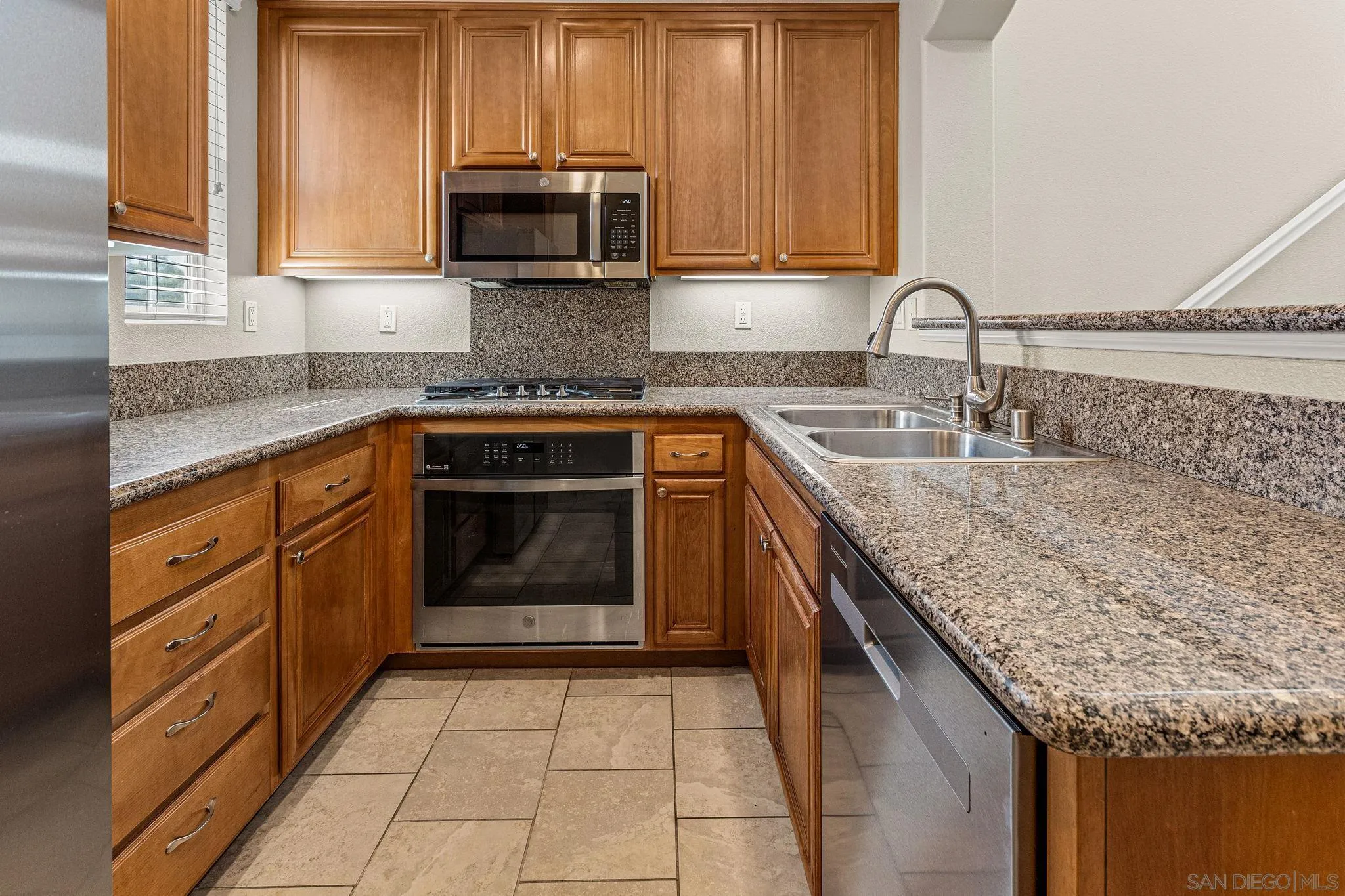 https://cdn.realtyfeed.com/cdn/127/260022785/e6cb8a2705202952785352c321200d1a.webp