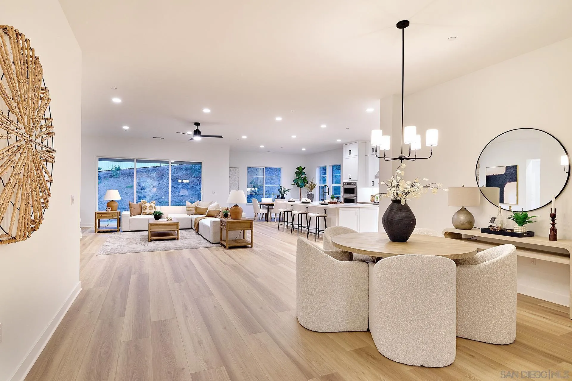 https://cdn.realtyfeed.com/cdn/127/260022787/3a5a9b83b5a7233f4fd83df5cd777e7d.webp