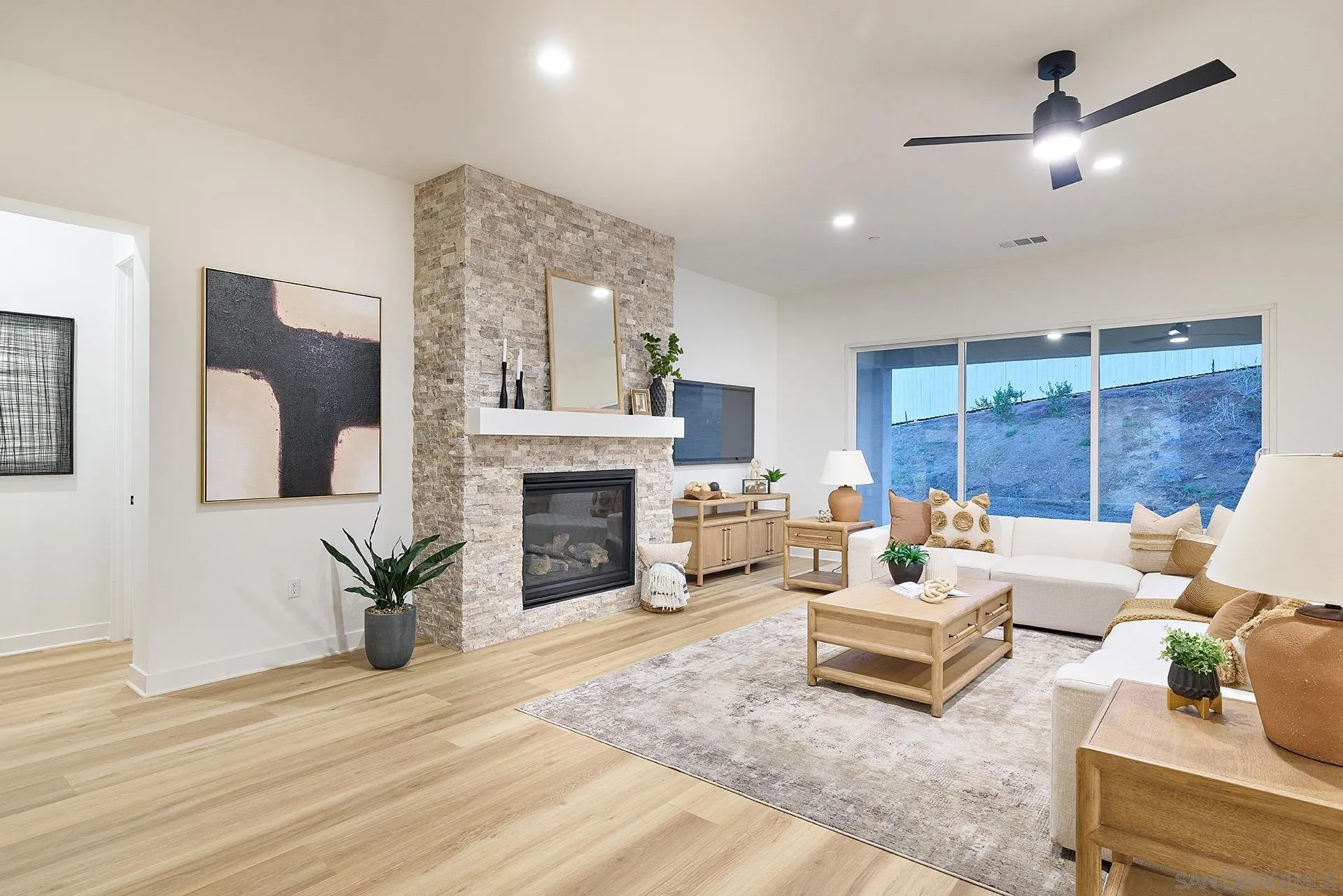 https://cdn.realtyfeed.com/cdn/127/260022787/464319e1331da30b61e594c3ad62b13d.webp