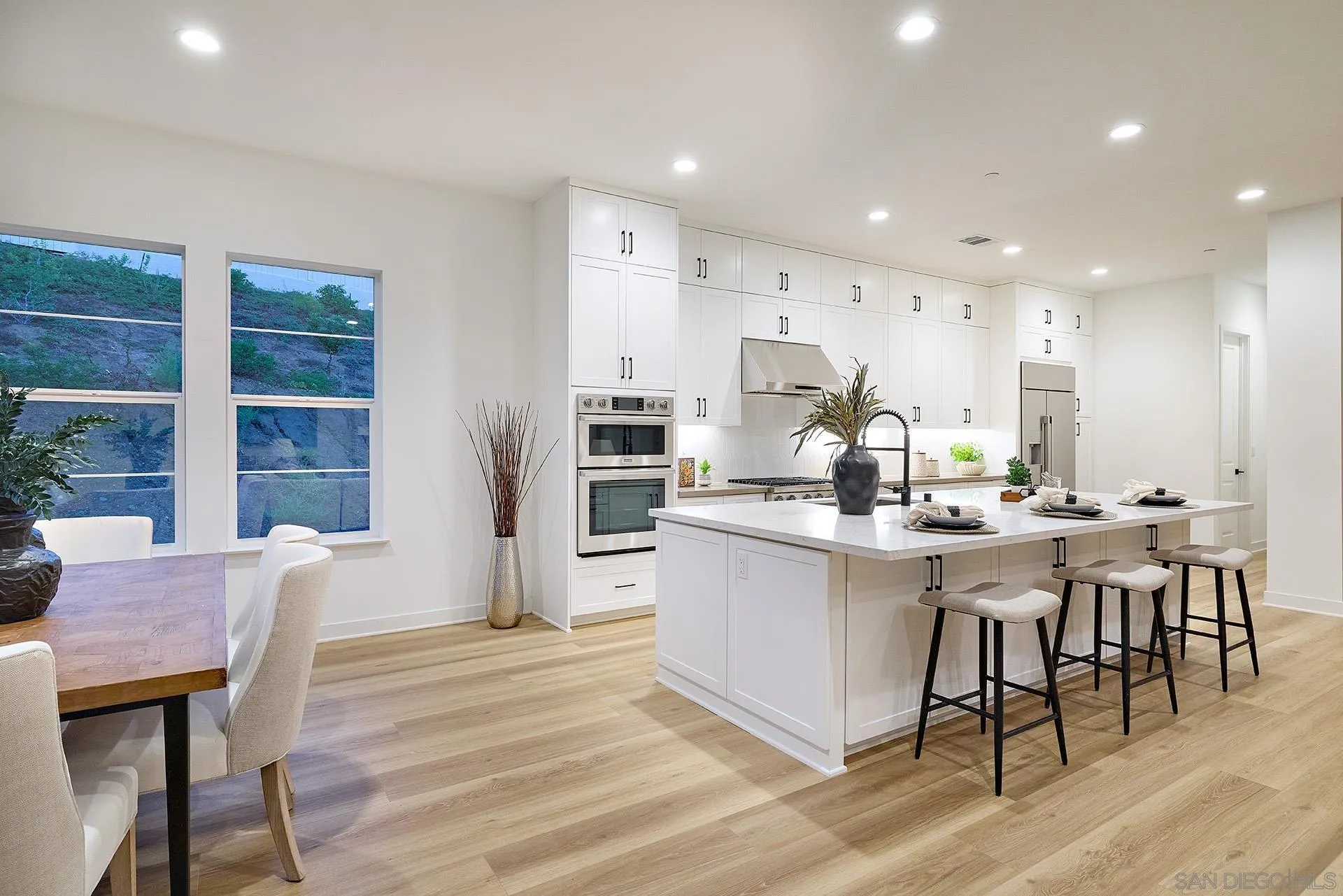 https://cdn.realtyfeed.com/cdn/127/260022787/6e465347dd816e2cde689ec60ca2e3dd.webp