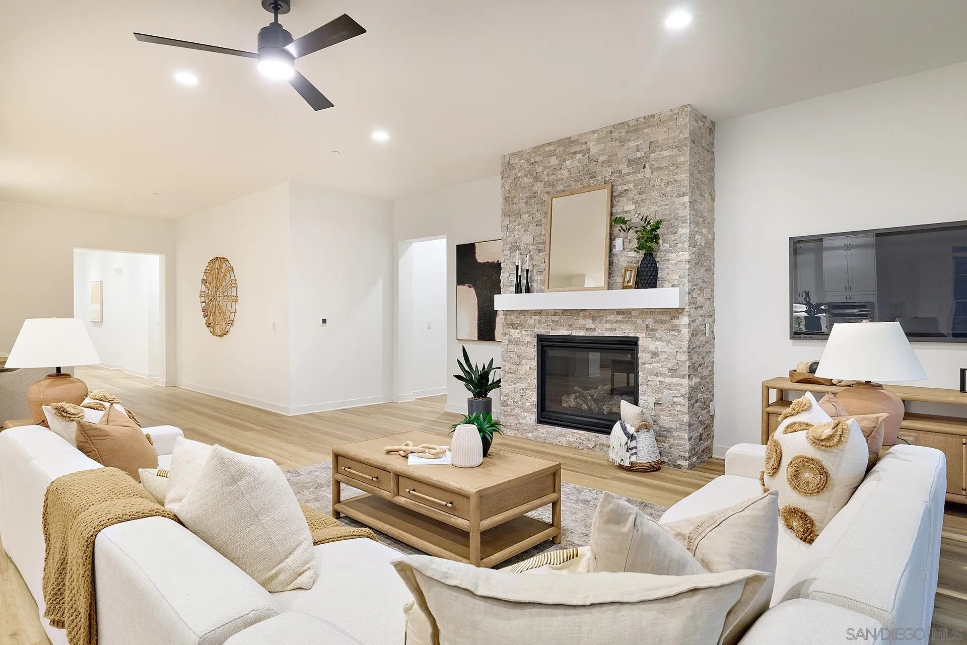 https://cdn.realtyfeed.com/cdn/127/260022787/76212db5cc1be3c9f4ca4bcdecc13244.webp