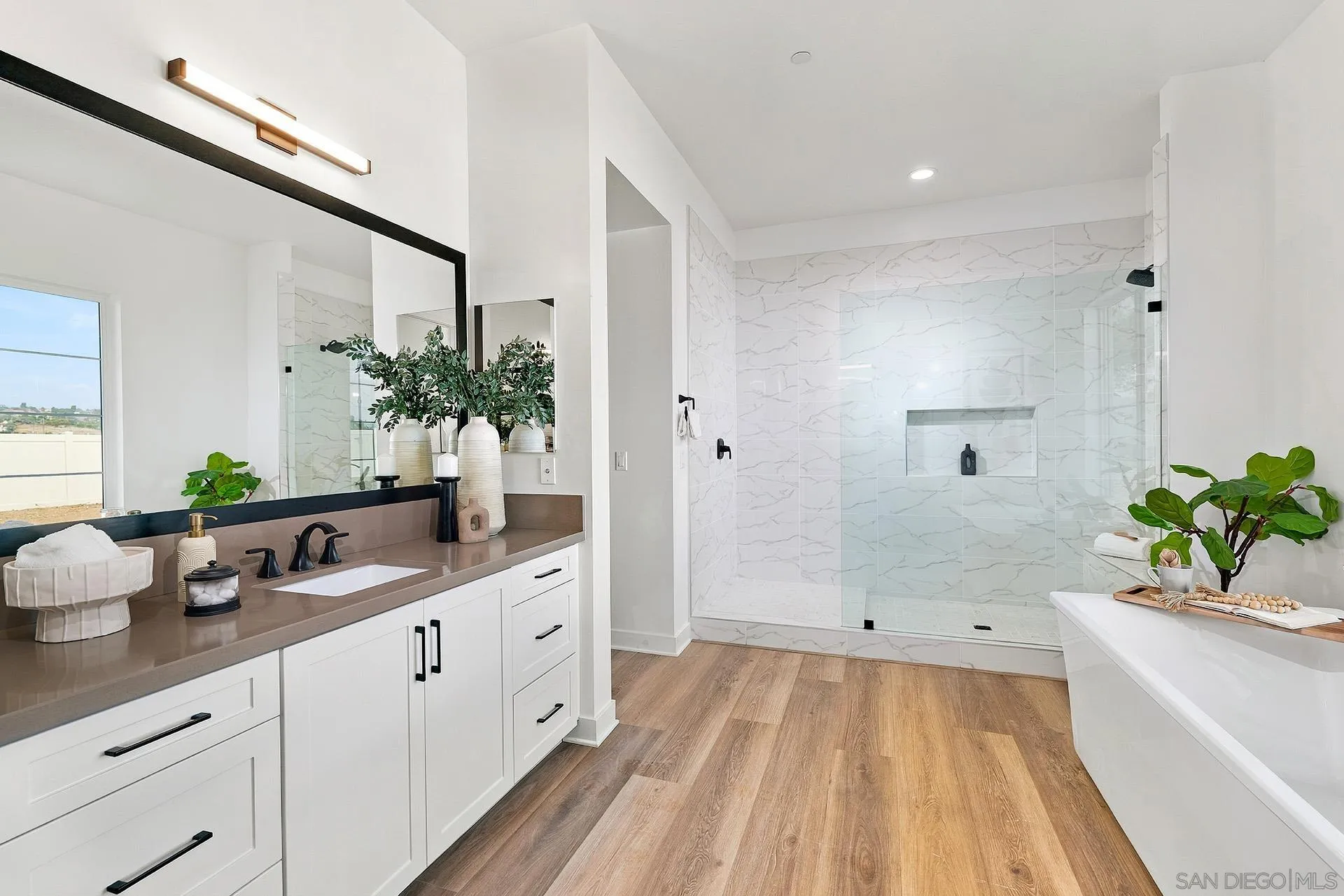 https://cdn.realtyfeed.com/cdn/127/260022787/f493d1bec19289161933e10e0fce42a9.webp