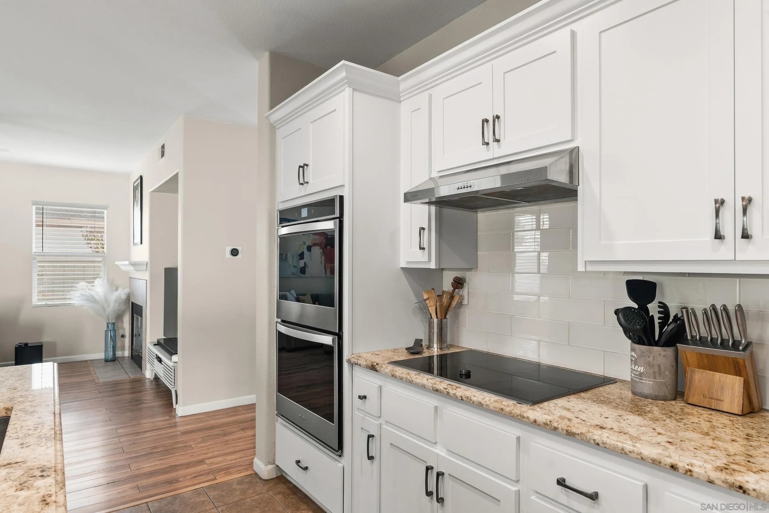 https://cdn.realtyfeed.com/cdn/127/260022788/103ff987574b24379848eca1a30377e2.webp