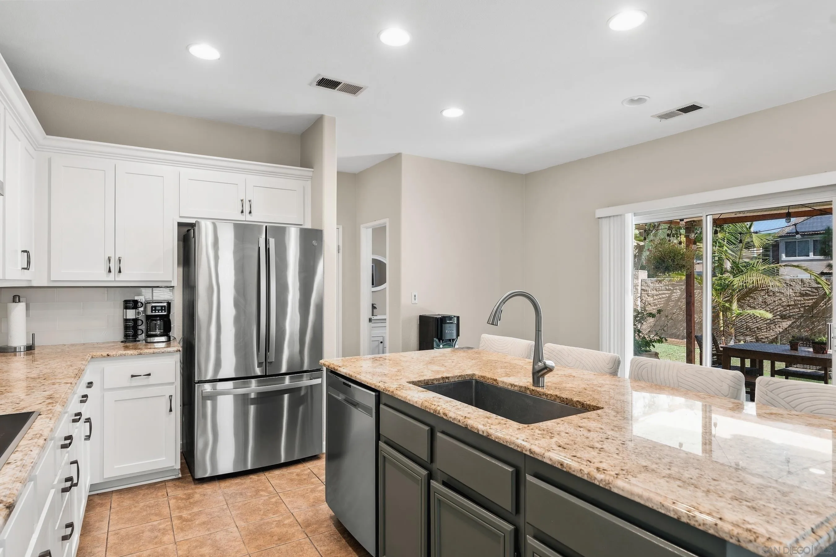 https://cdn.realtyfeed.com/cdn/127/260022788/8d7c79ed55295ca5ddd07bf8b51eb89b.webp
