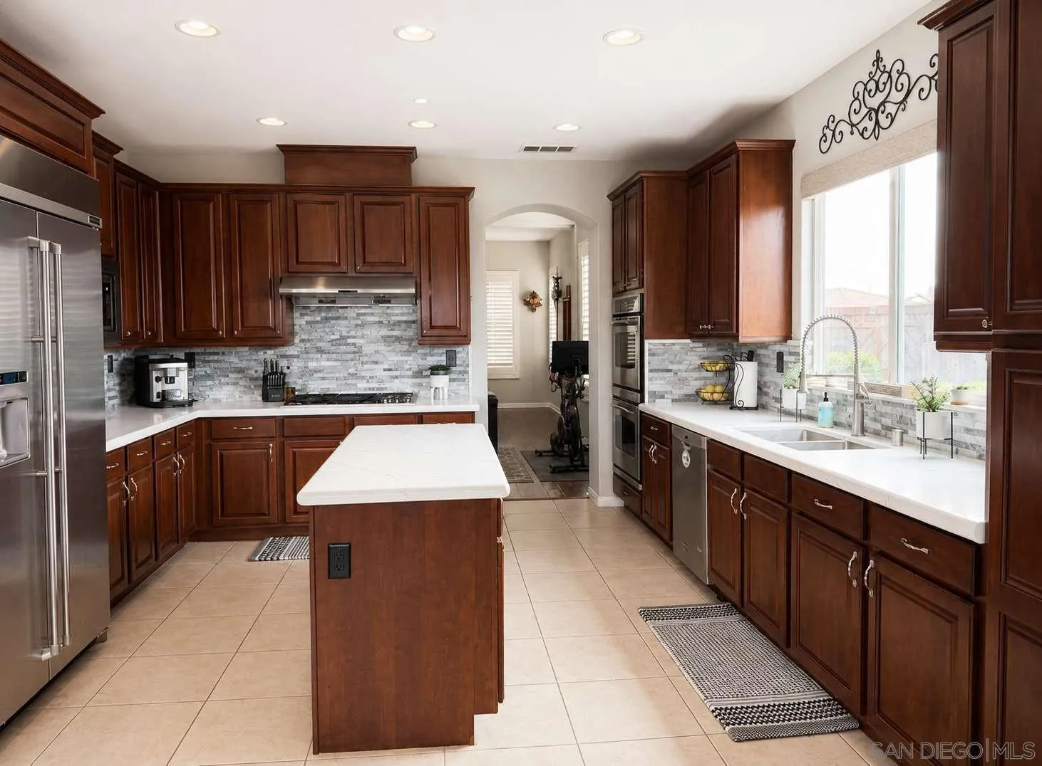 https://cdn.realtyfeed.com/cdn/127/260022795/d1b49dd011266a6e8757a3a85fed35ad.webp