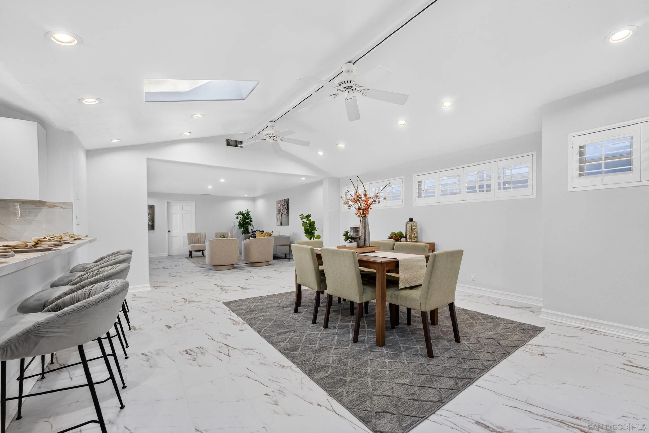 https://cdn.realtyfeed.com/cdn/127/260022796/2231a880cb89e370a88e0552bc992b01.webp