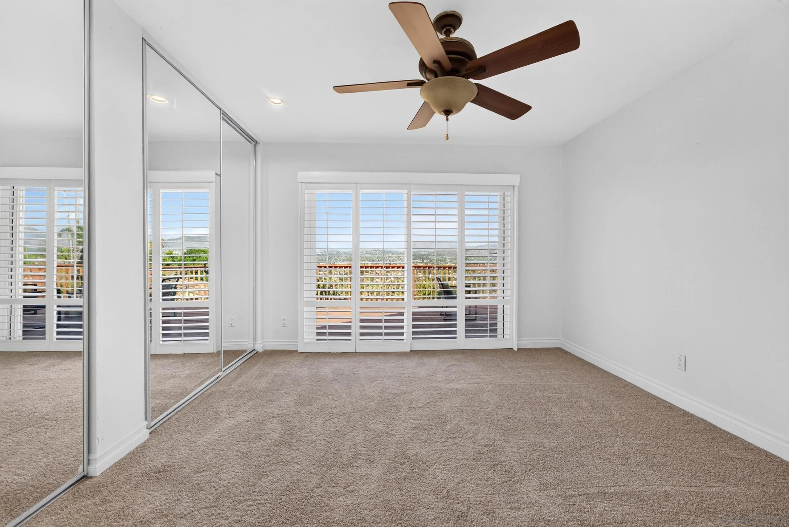 https://cdn.realtyfeed.com/cdn/127/260022796/4b8654cef437930d20bf374872702a86.webp