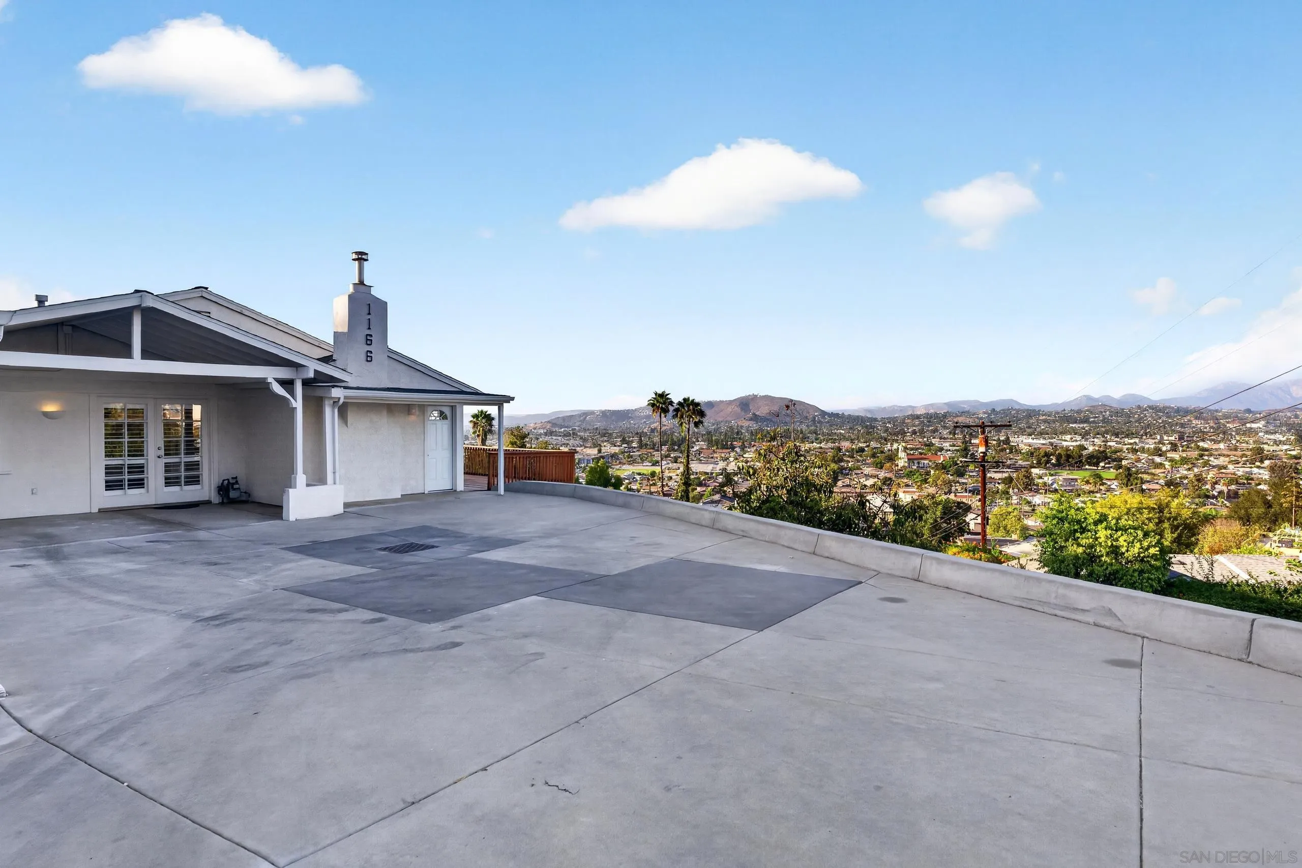 https://cdn.realtyfeed.com/cdn/127/260022796/4c1d7aad4038afd3b61abada3fd9084a.webp
