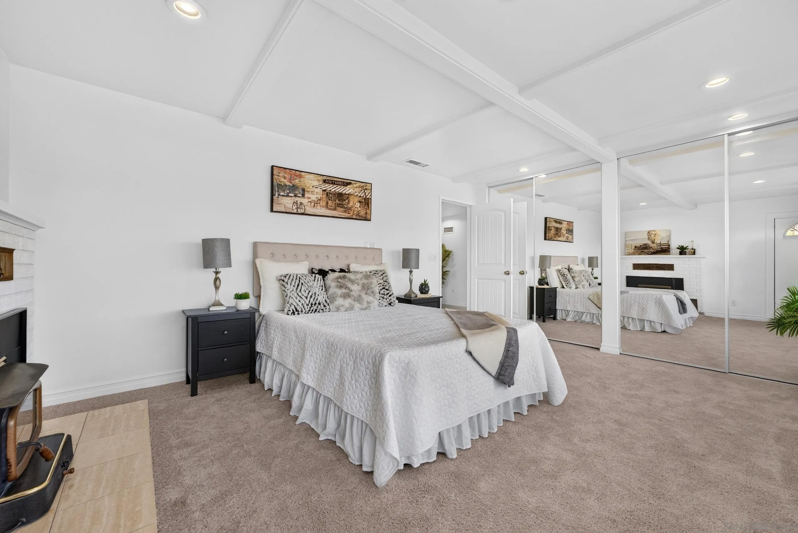 https://cdn.realtyfeed.com/cdn/127/260022796/6e37f689ae787b058cd4cfb9adfa0c93.webp