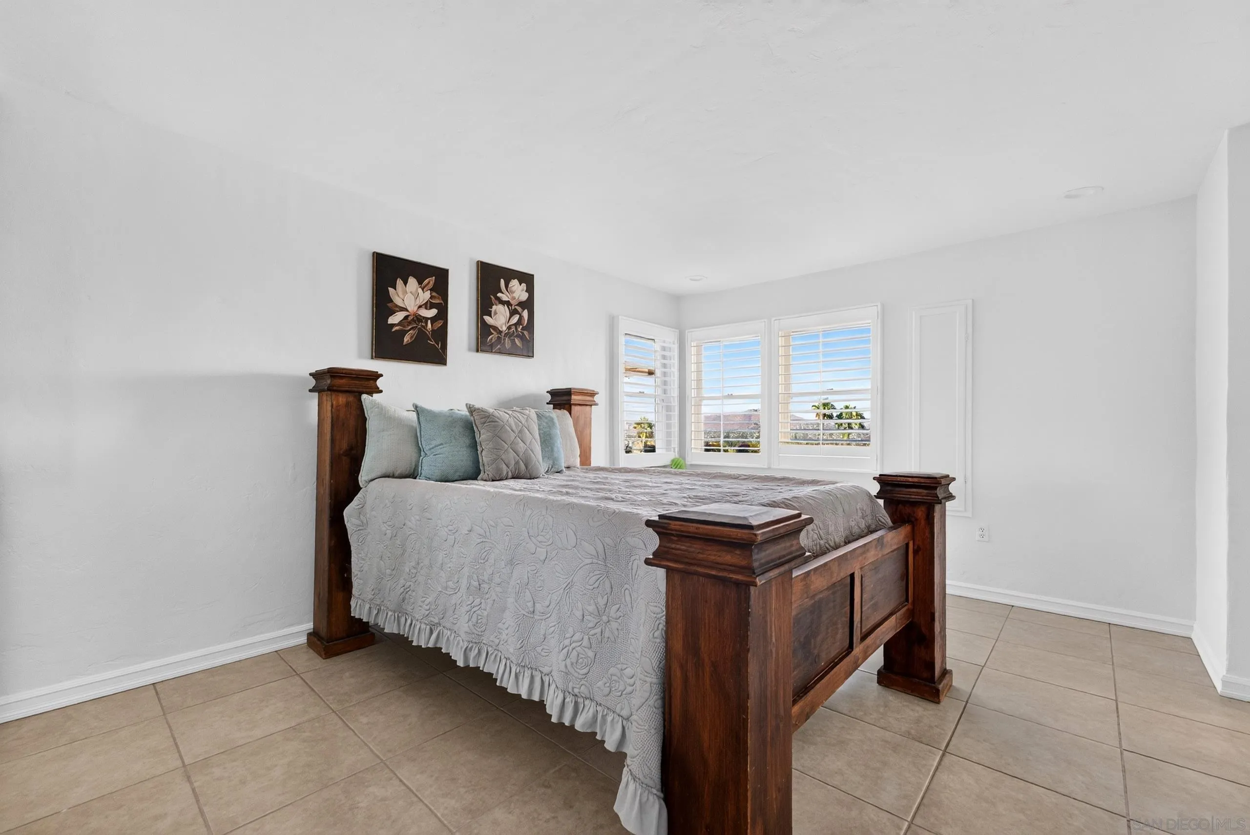 https://cdn.realtyfeed.com/cdn/127/260022796/7f8e15da528c15492563e95847781fce.webp