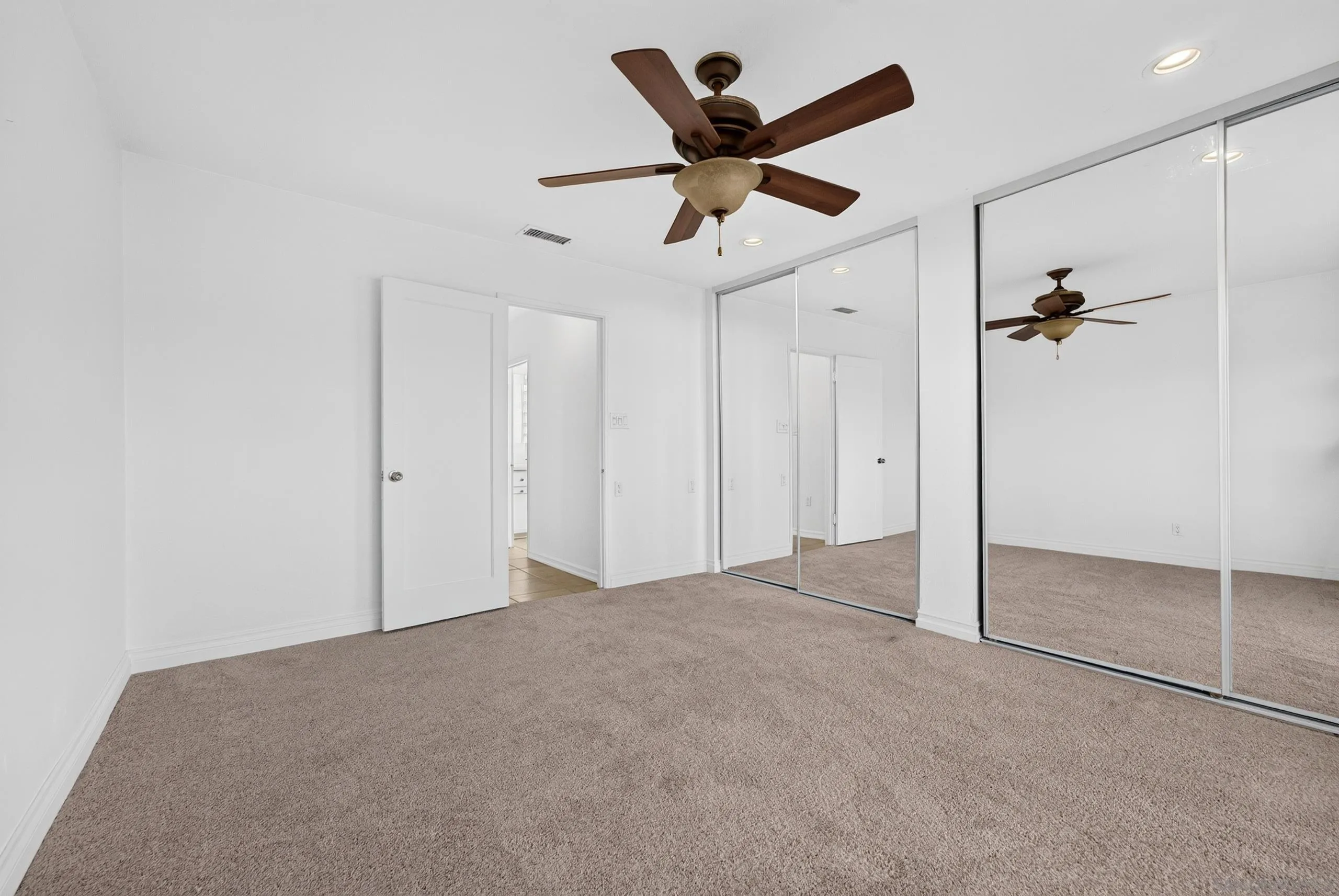 https://cdn.realtyfeed.com/cdn/127/260022796/9a9964928a75be43ce1a623f3763fcac.webp
