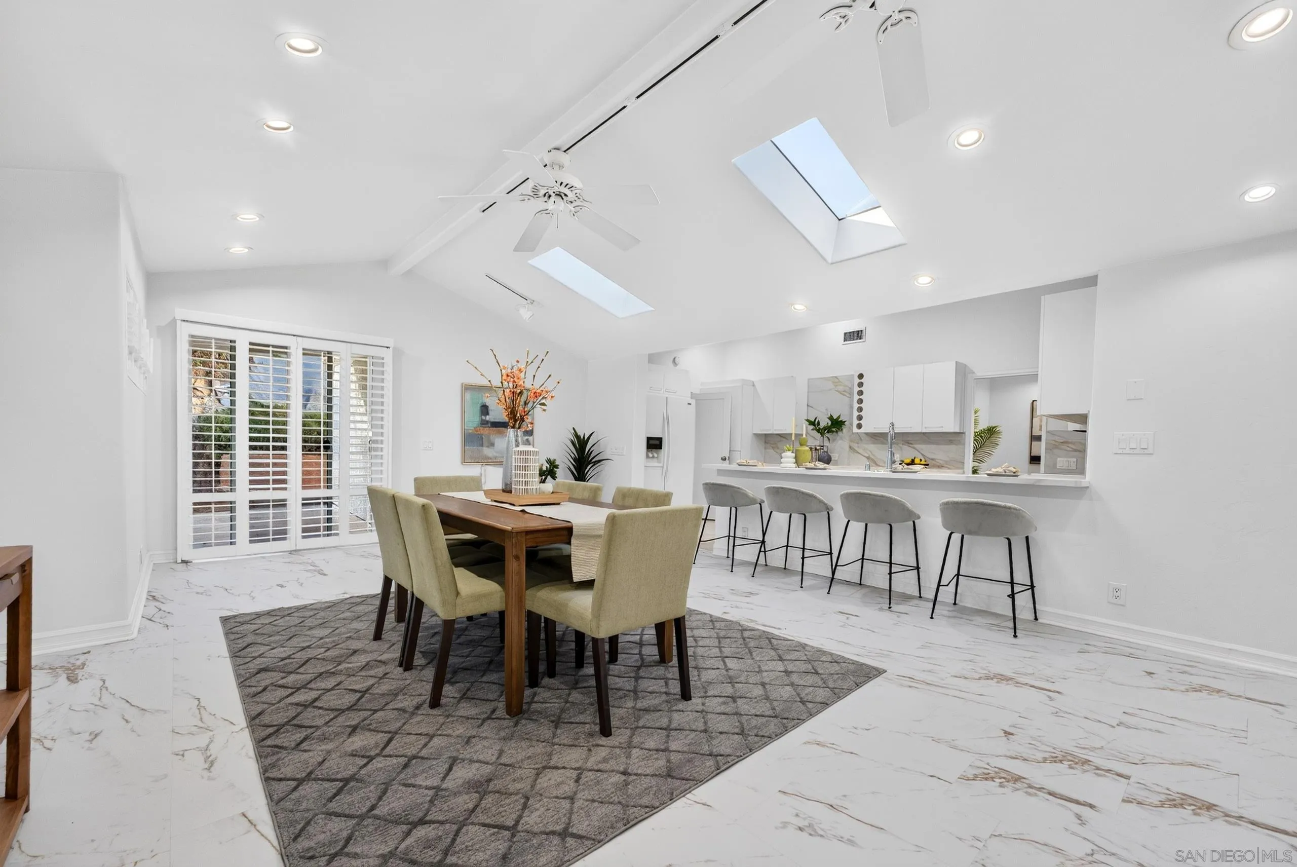 https://cdn.realtyfeed.com/cdn/127/260022796/9e79409f7f04f14145de4d6ad109aed1.webp