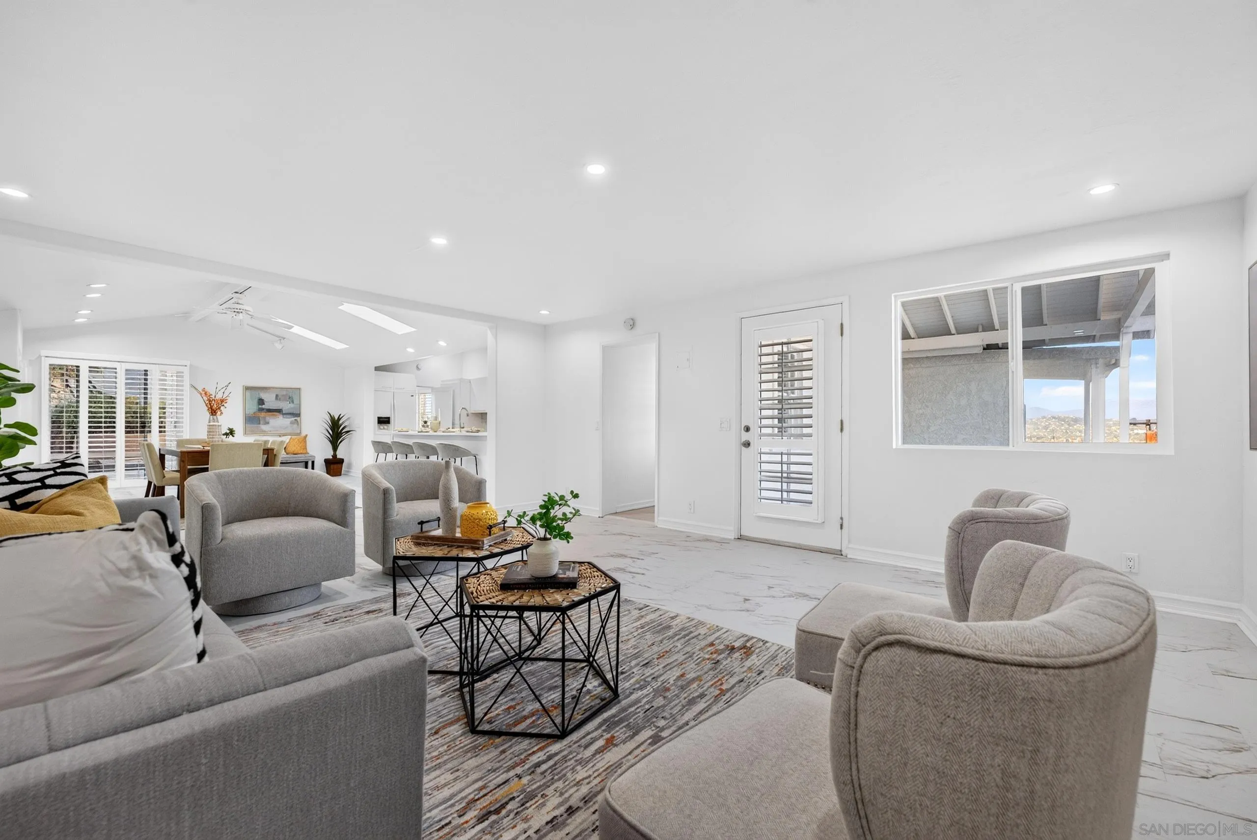 https://cdn.realtyfeed.com/cdn/127/260022796/c7e3811db3c759fd6661036e8fa7c6d0.webp