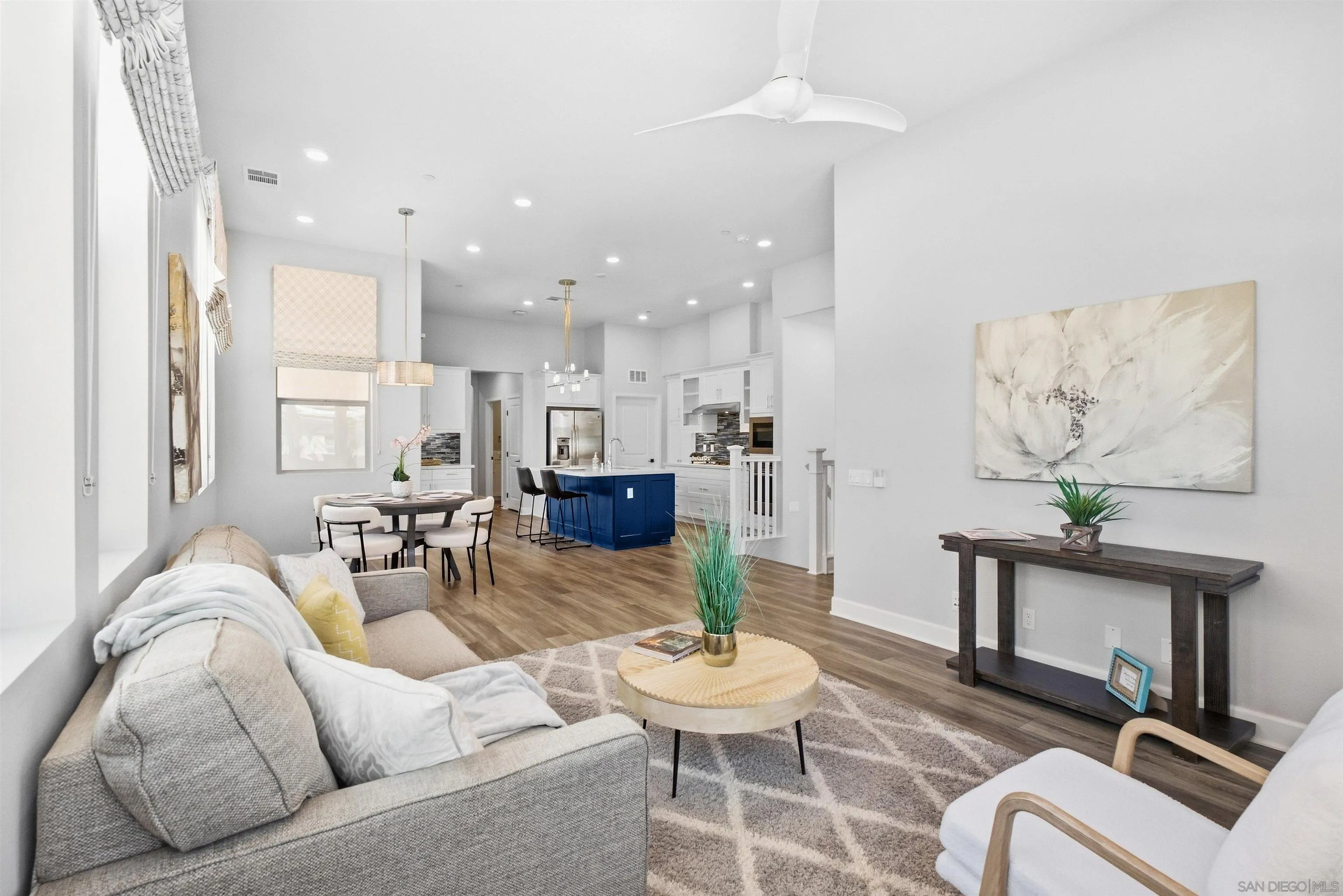 https://cdn.realtyfeed.com/cdn/127/260022801/050b1c3281493ff65d8614fb0e359efe.webp