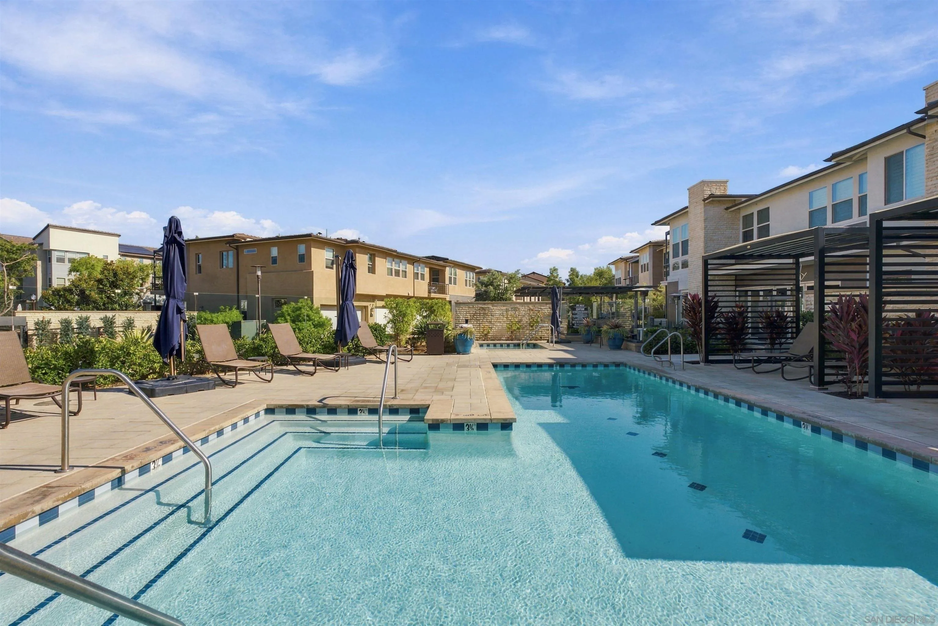 https://cdn.realtyfeed.com/cdn/127/260022801/379bfb20fab64ed419282a9ab0aba052.webp