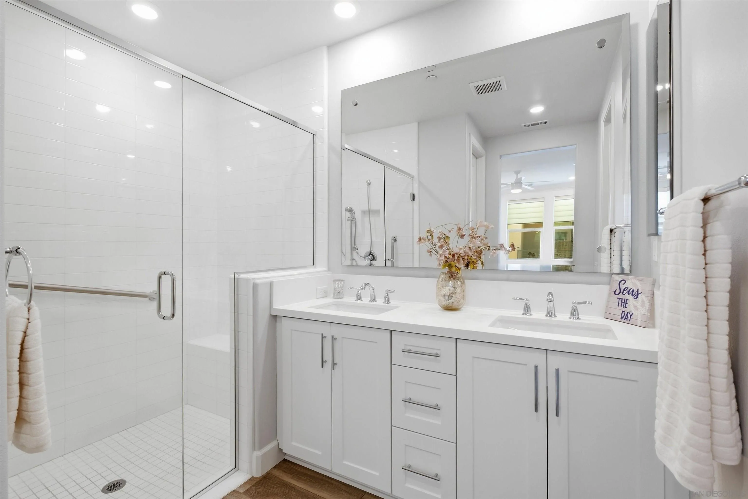https://cdn.realtyfeed.com/cdn/127/260022801/ccf33a88b5ee6e67c3ef4dc2b16cd086.webp