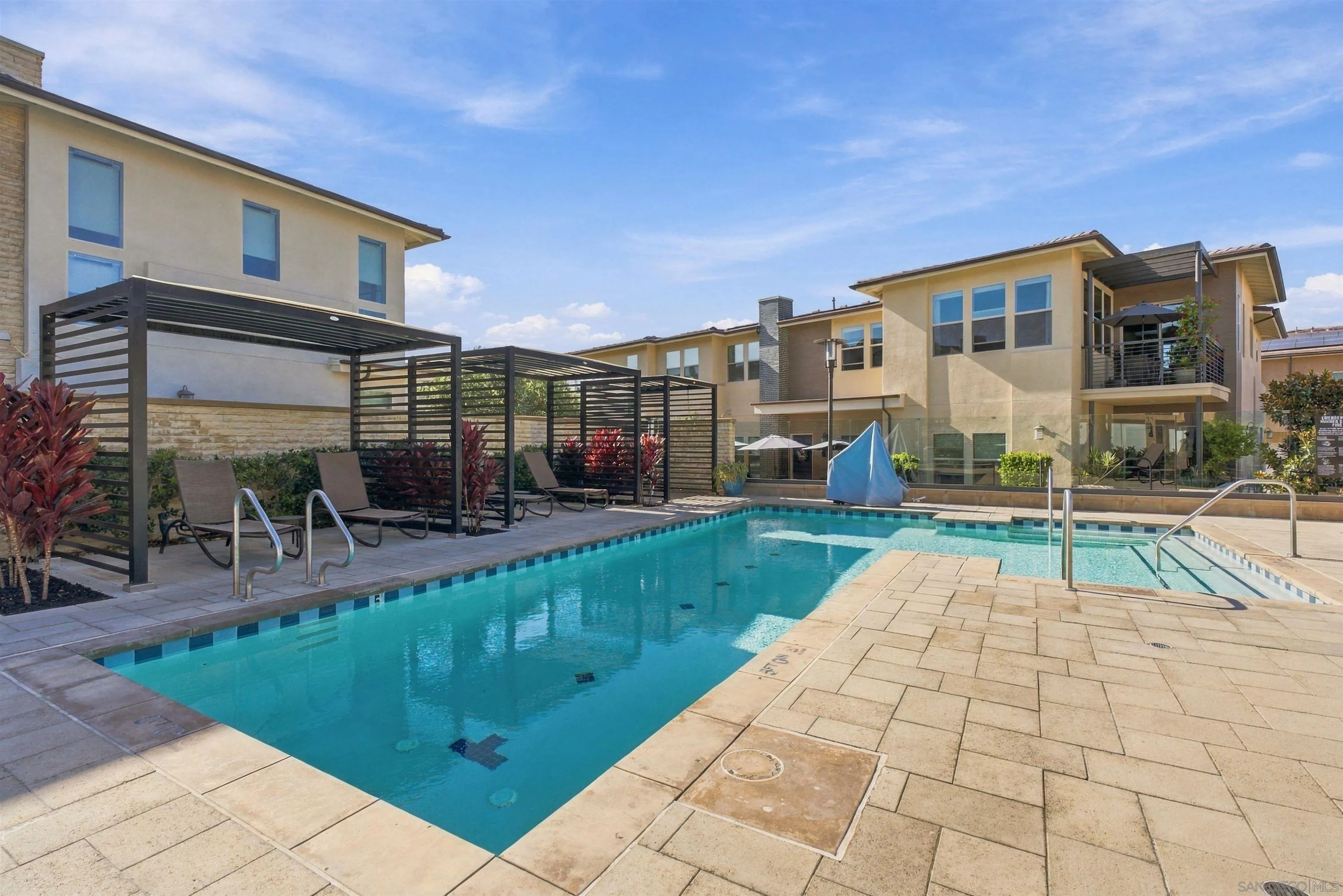 https://cdn.realtyfeed.com/cdn/127/260022801/cf01465f19216e57a2d31e0582c085e4.webp