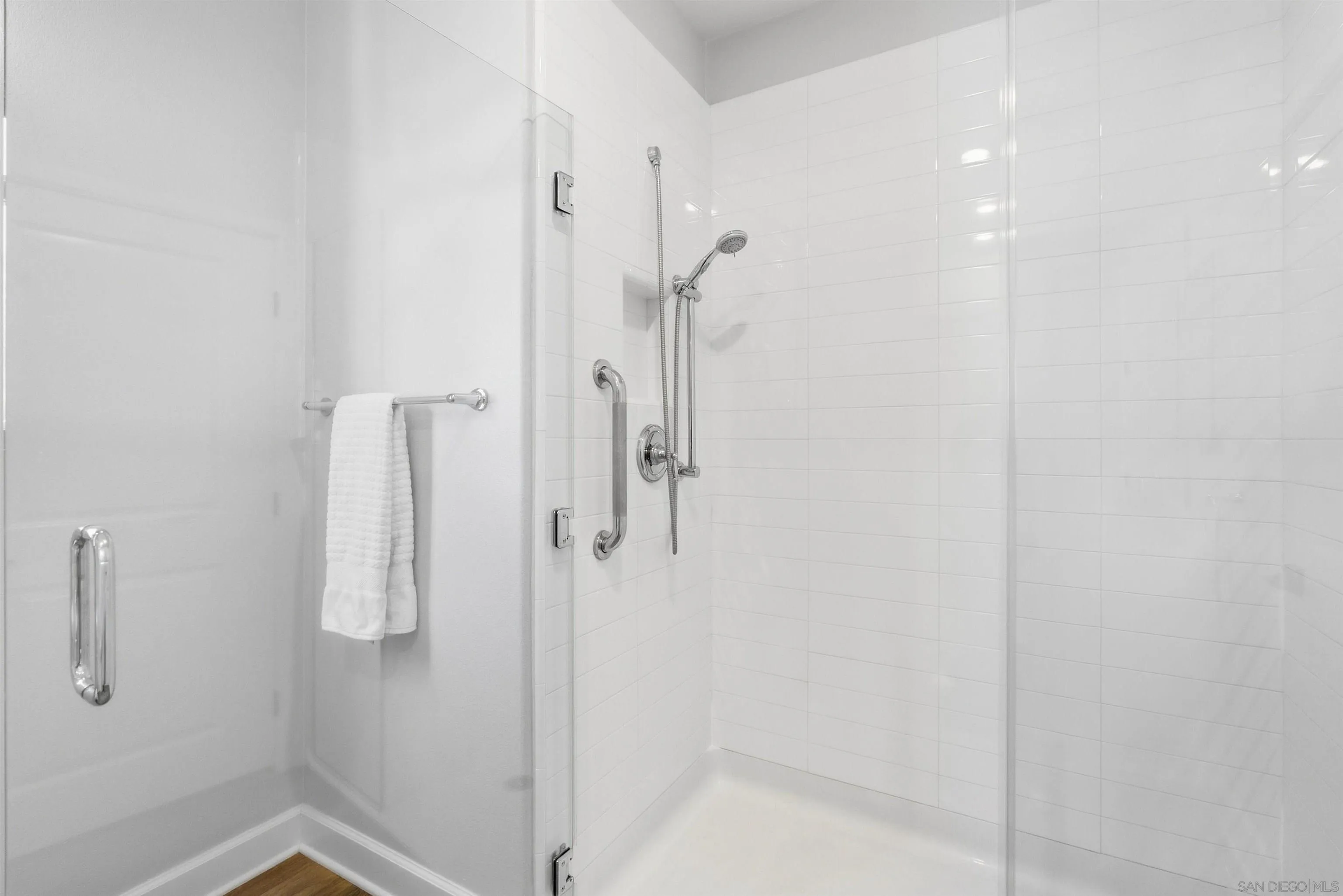 https://cdn.realtyfeed.com/cdn/127/260022801/f336e45b020b12904423bcf6bfb1f744.webp