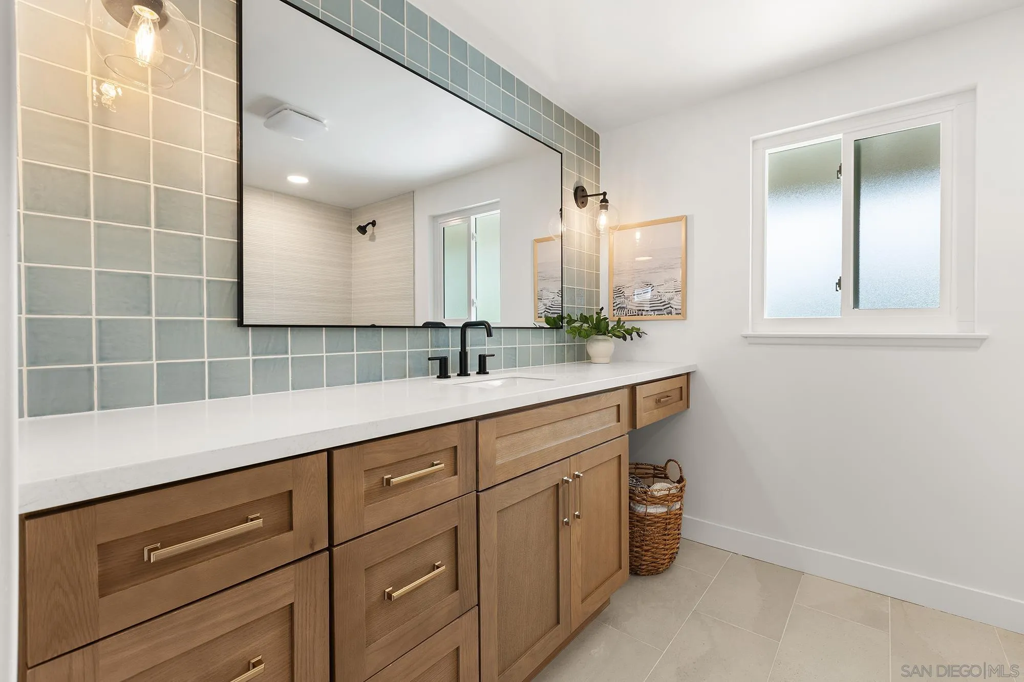 https://cdn.realtyfeed.com/cdn/127/260022804/19f70857d674b97471cd15e55c87f6c0.webp