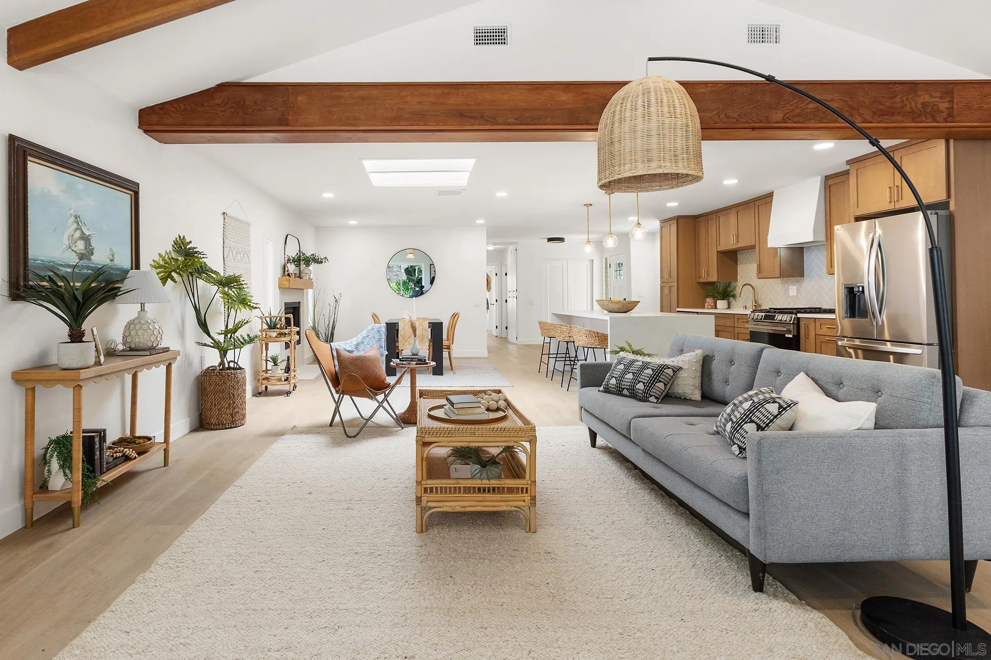 https://cdn.realtyfeed.com/cdn/127/260022804/1a4124cec31cdd3d0da103d254940611.webp