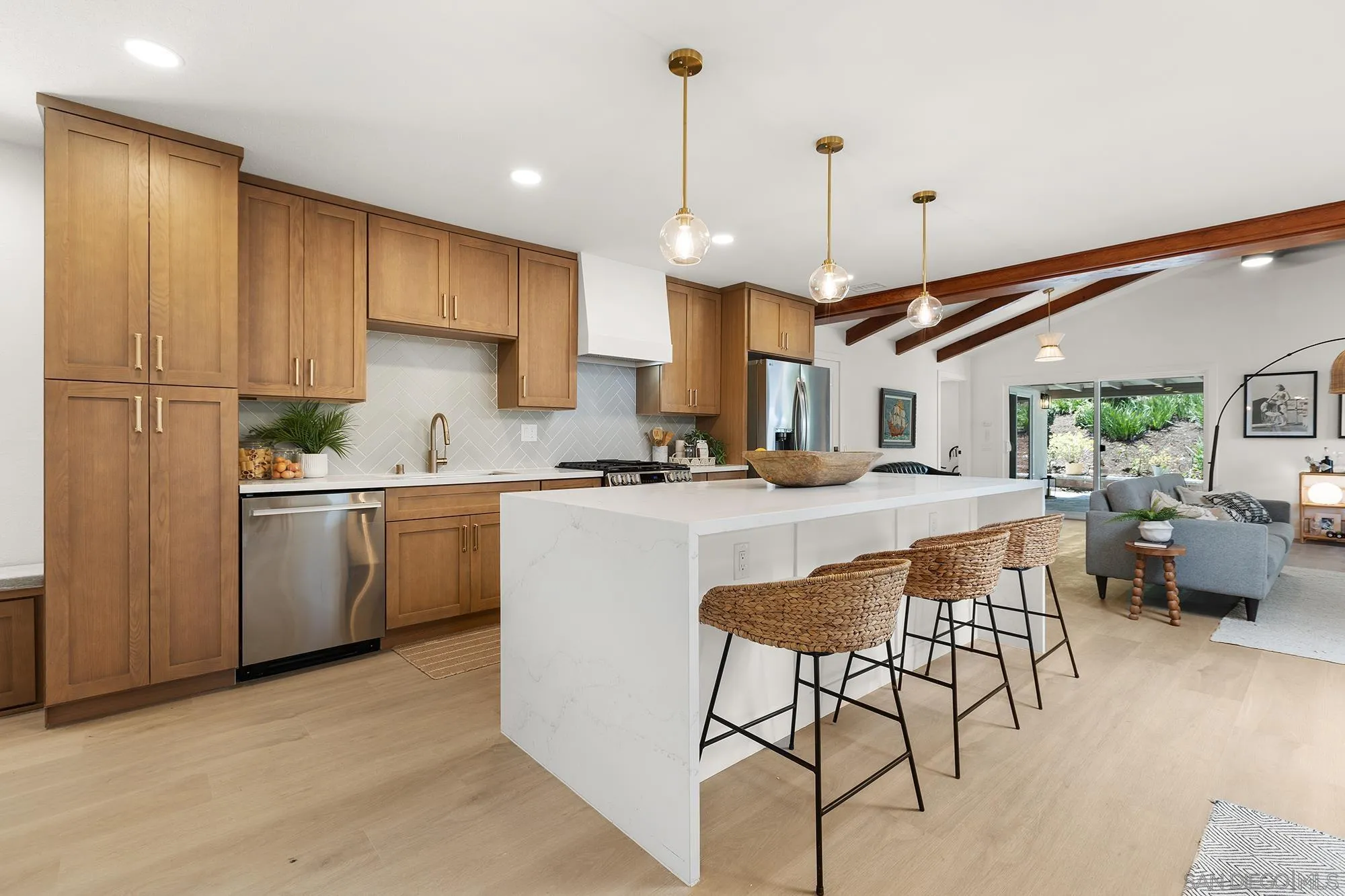 https://cdn.realtyfeed.com/cdn/127/260022804/236b18dab647de33a79480951f7e14df.webp