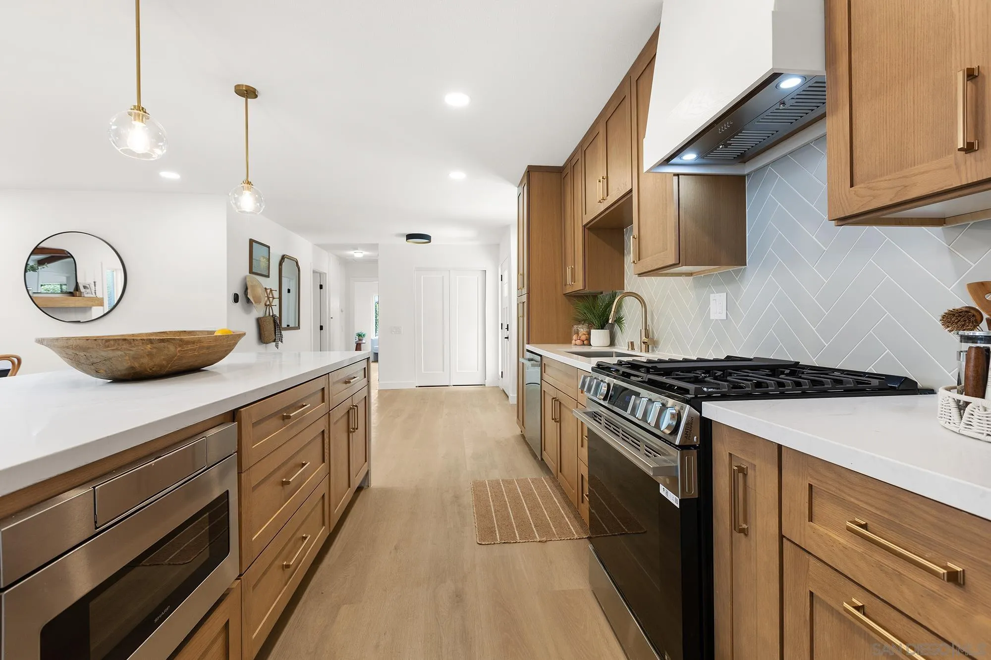 https://cdn.realtyfeed.com/cdn/127/260022804/2cee498d7ad2628eb7c718d54e2910c4.webp