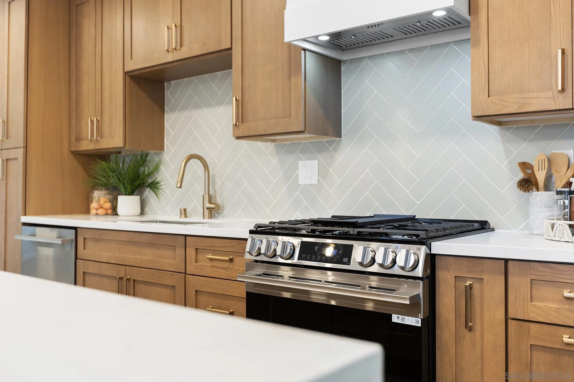 https://cdn.realtyfeed.com/cdn/127/260022804/9d6e41b9e11ac9338368ddc3dad154b9.webp