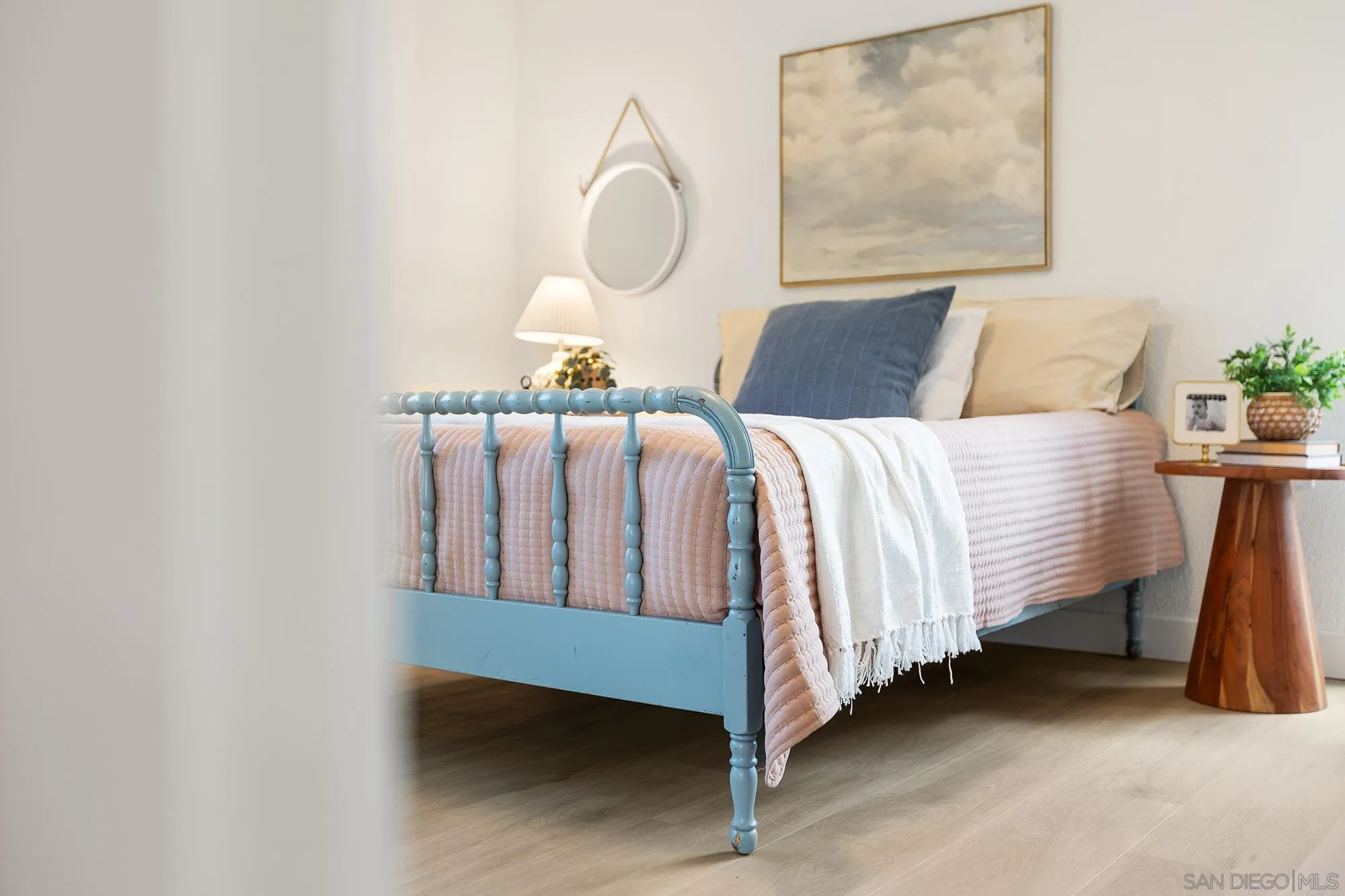 https://cdn.realtyfeed.com/cdn/127/260022804/9dc85e1fc0c306f8503f398176d12e6d.webp