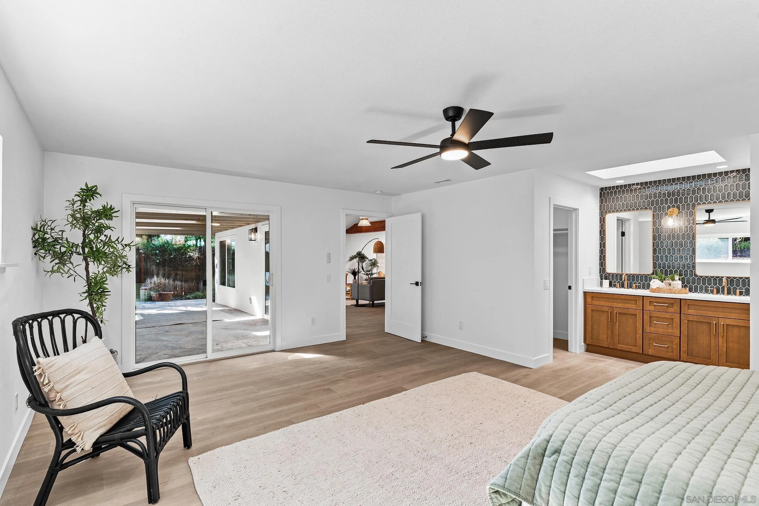 https://cdn.realtyfeed.com/cdn/127/260022804/bc87ab282c28a6e0e4c0984e2d98dd3c.webp
