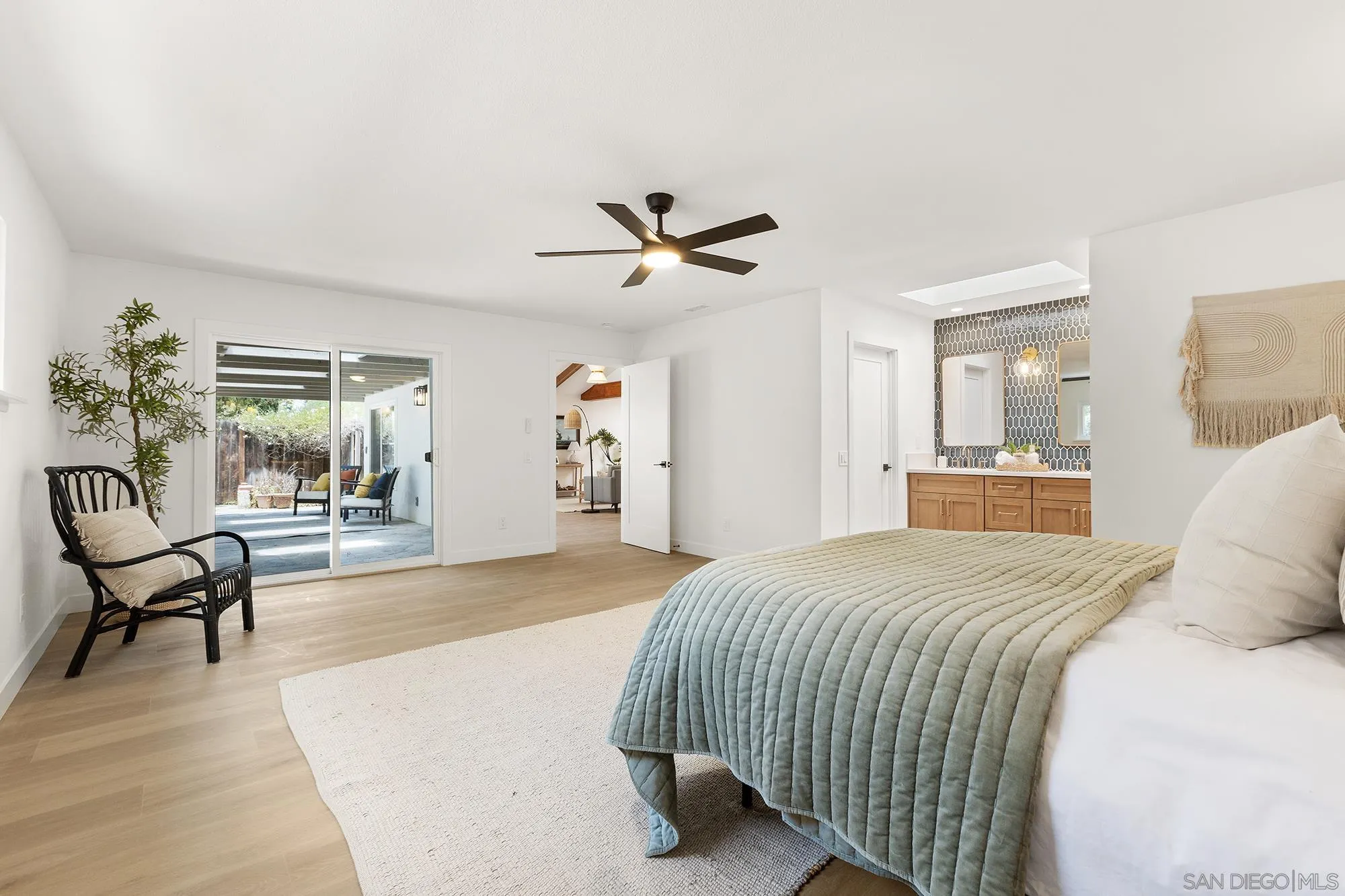 https://cdn.realtyfeed.com/cdn/127/260022804/fc47fb63e4d8c3d50841d546a5d543fd.webp
