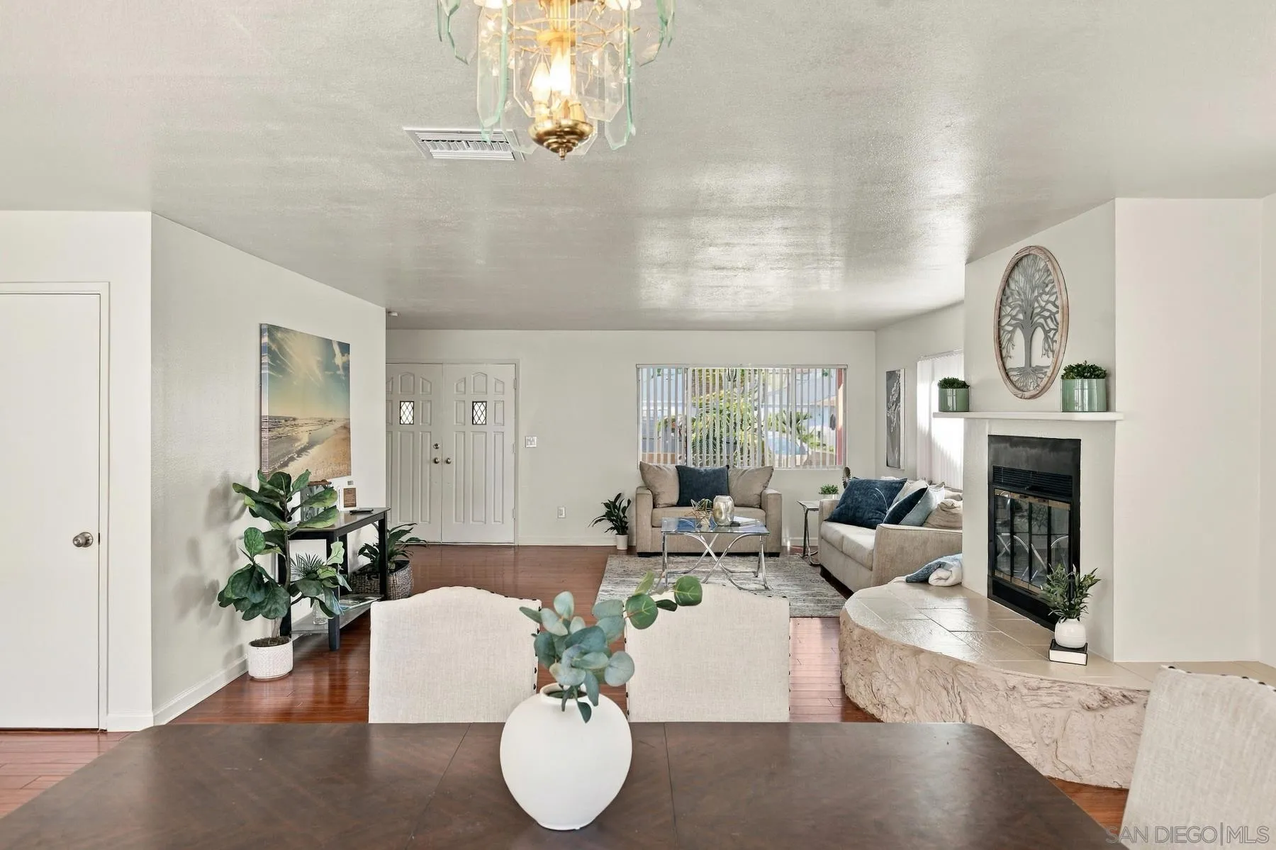 https://cdn.realtyfeed.com/cdn/127/260022807/5337fbc7e60297db43eba859b324cb62.webp