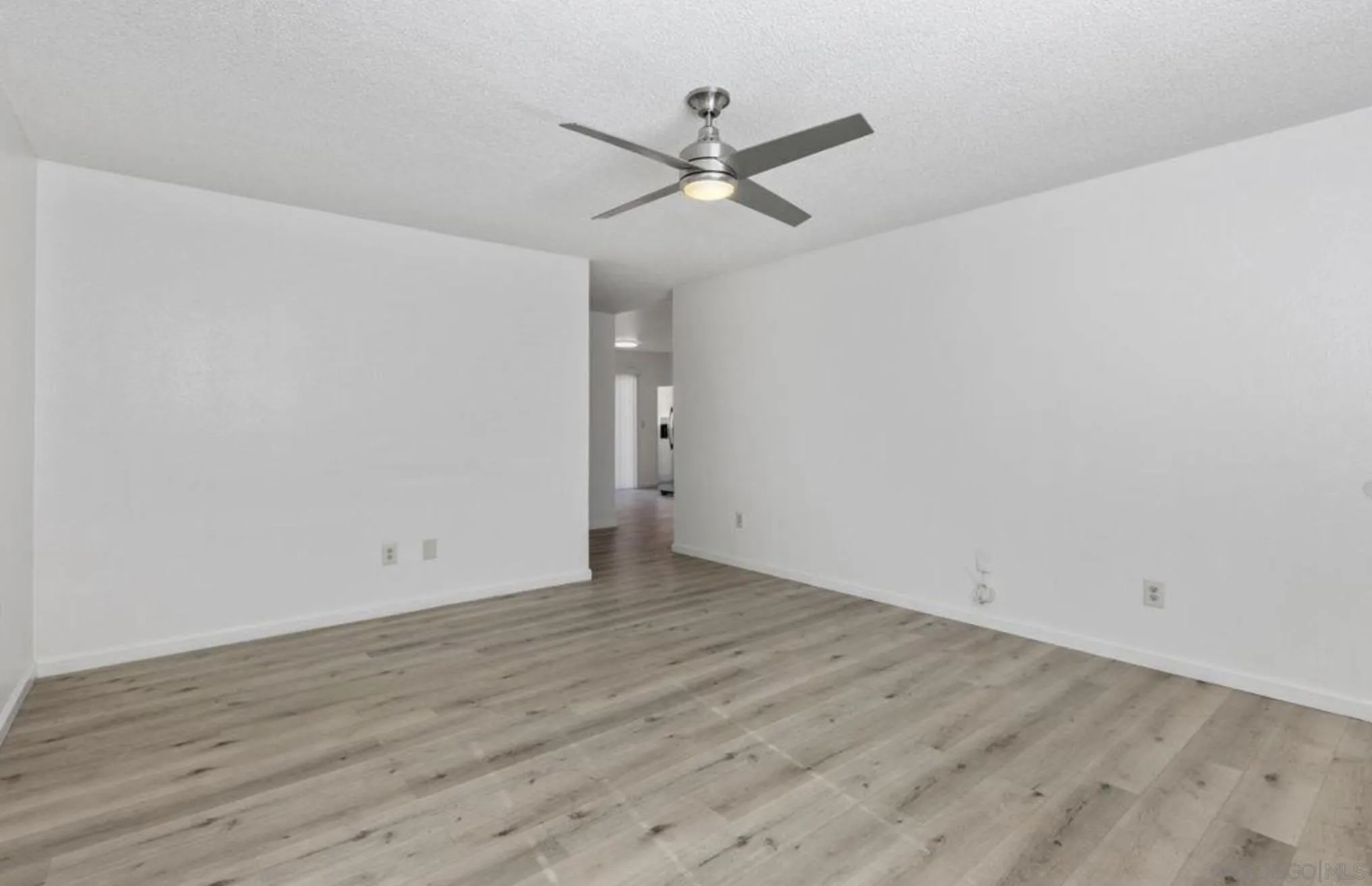 https://cdn.realtyfeed.com/cdn/127/260022807/565dec2c21350ce5300eaf5519887c8f.webp