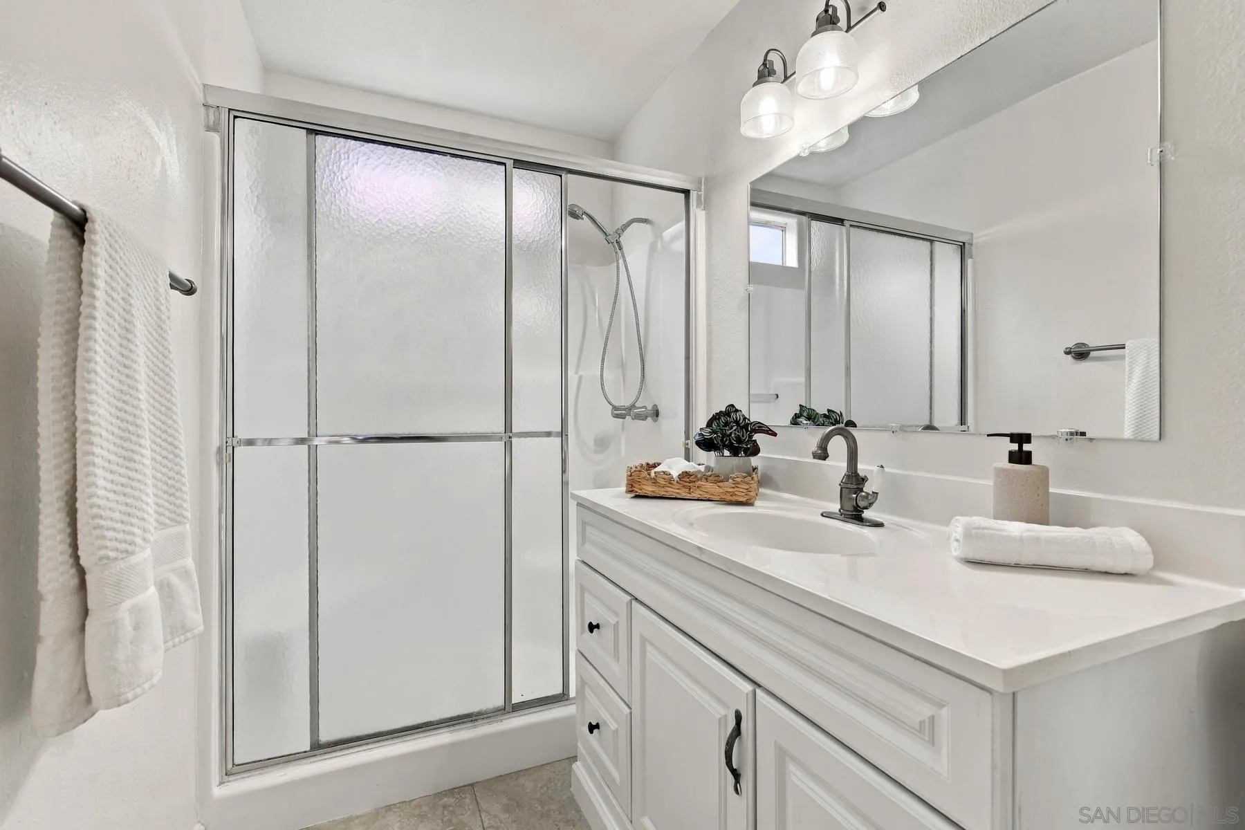 https://cdn.realtyfeed.com/cdn/127/260022807/83b28f47ab9617ac9c1856ec6161fab1.webp
