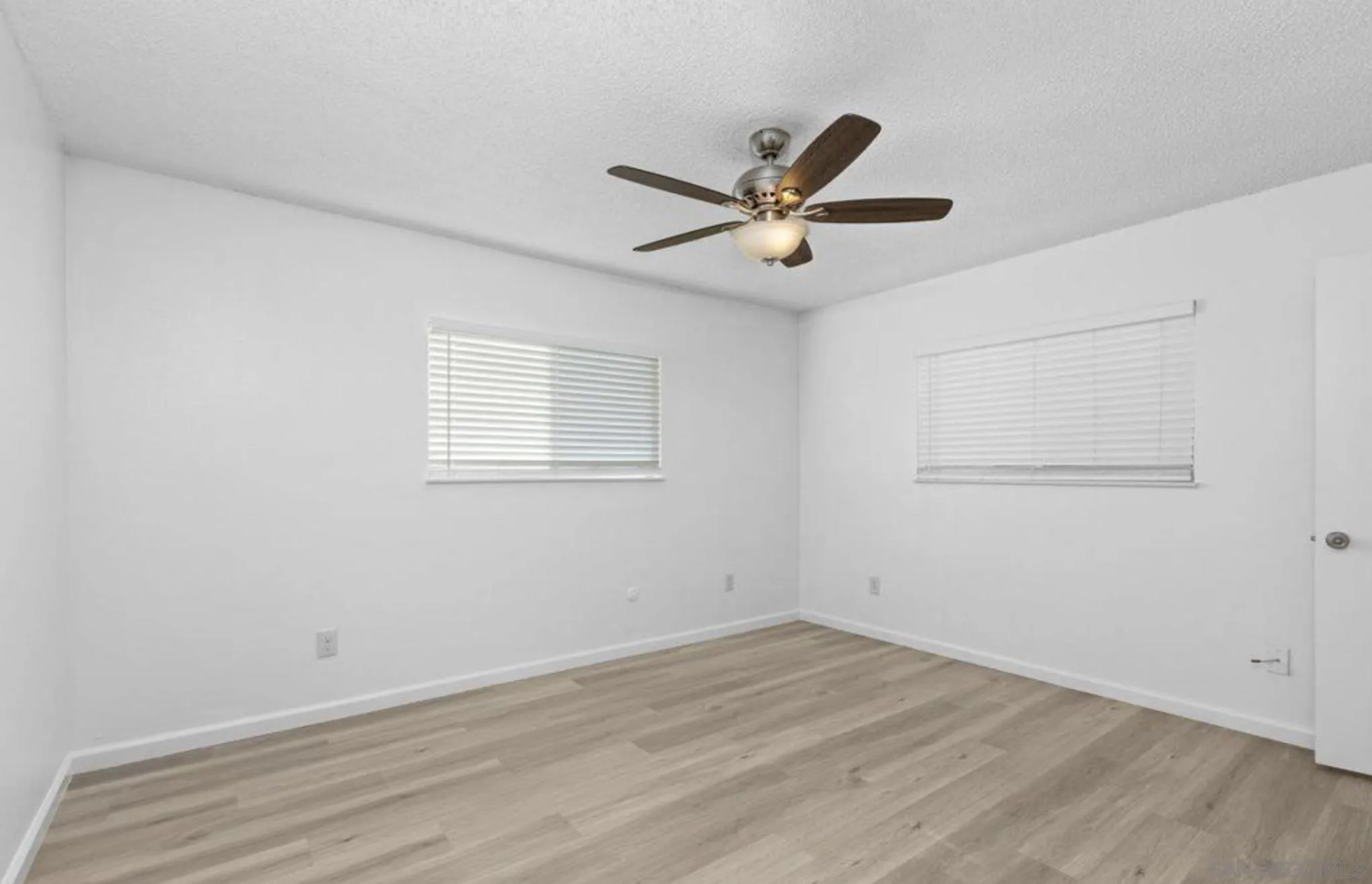 https://cdn.realtyfeed.com/cdn/127/260022807/a475852240a852896cf00af96662d388.webp