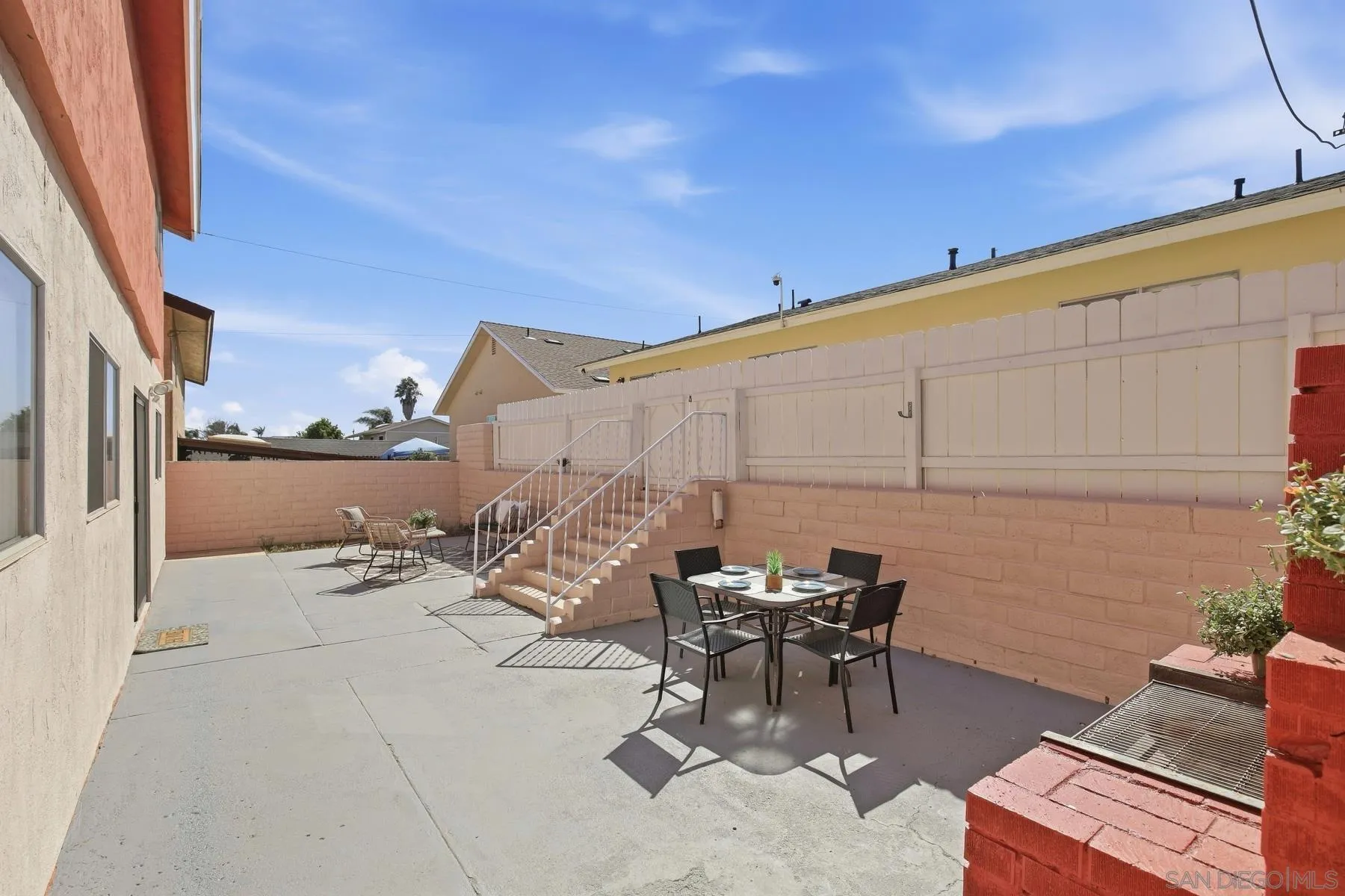 https://cdn.realtyfeed.com/cdn/127/260022807/f0d70a55aa8bd0decc1be9d8d5ccc84d.webp