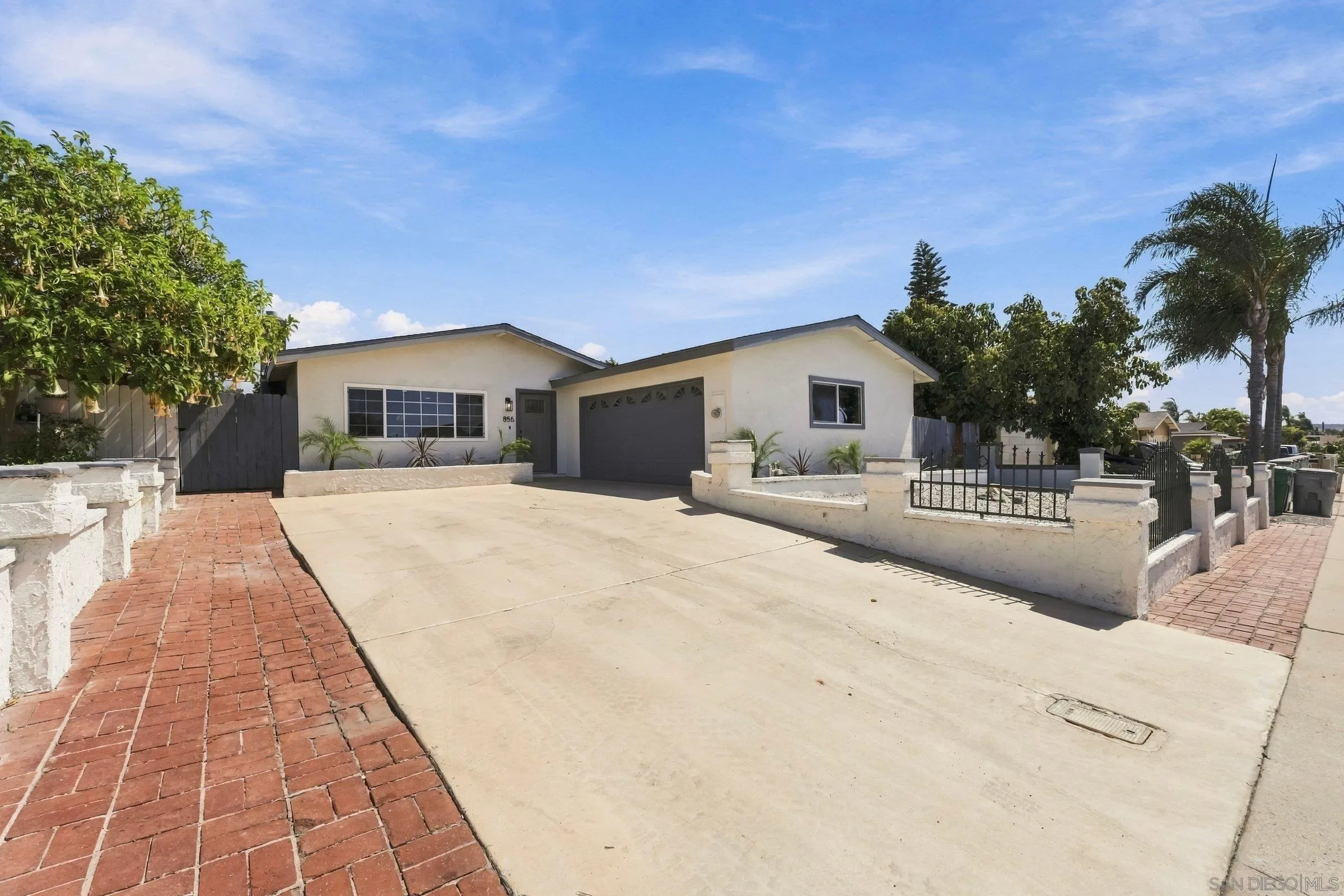 https://cdn.realtyfeed.com/cdn/127/260022811/2790a38b0420be5fb1735d50bfa14ae7.webp