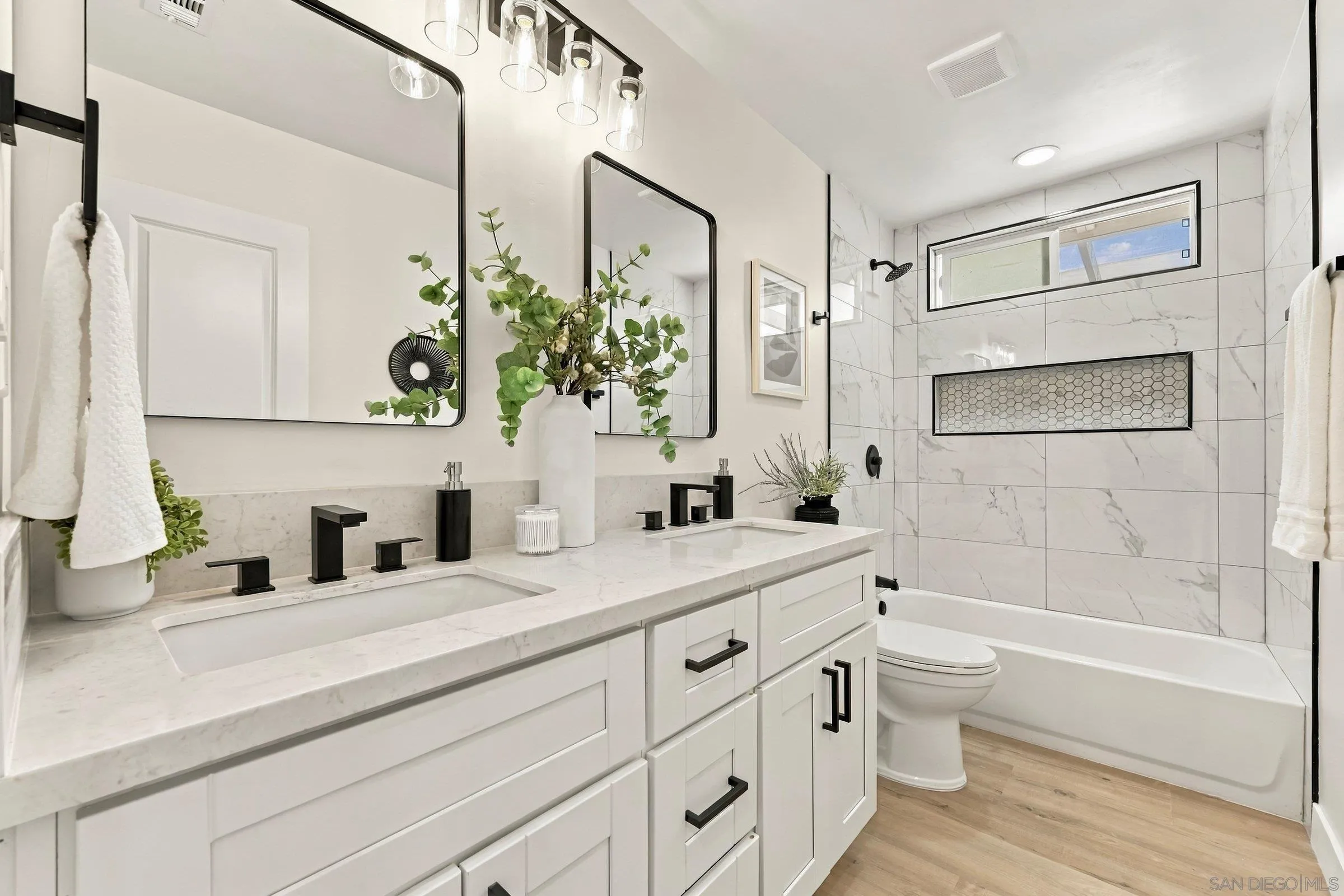 https://cdn.realtyfeed.com/cdn/127/260022811/727cefe46d1f6063401bf306f8e57cd3.webp