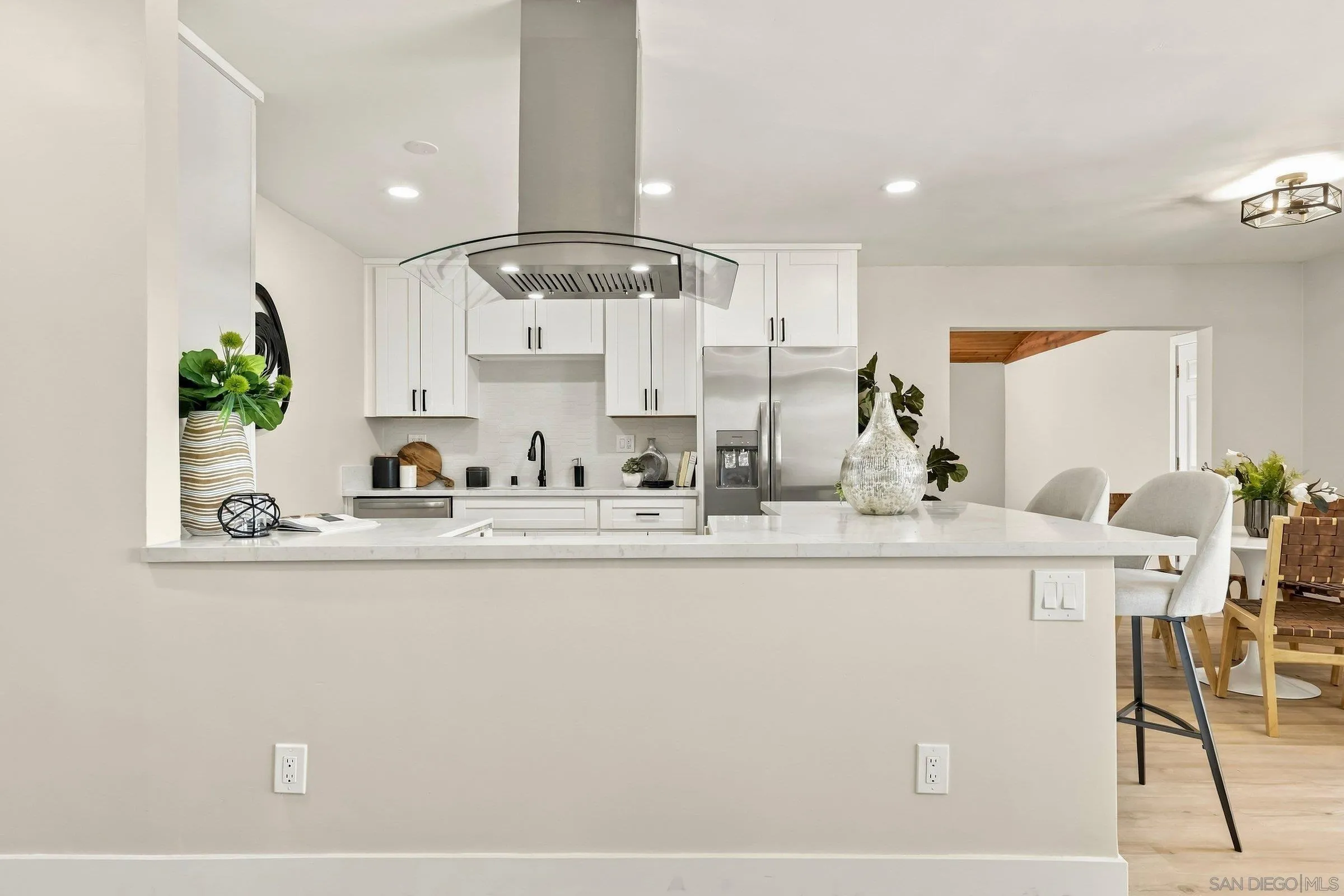 https://cdn.realtyfeed.com/cdn/127/260022811/b7ee0af0604796b77fdcc0e449d6f041.webp