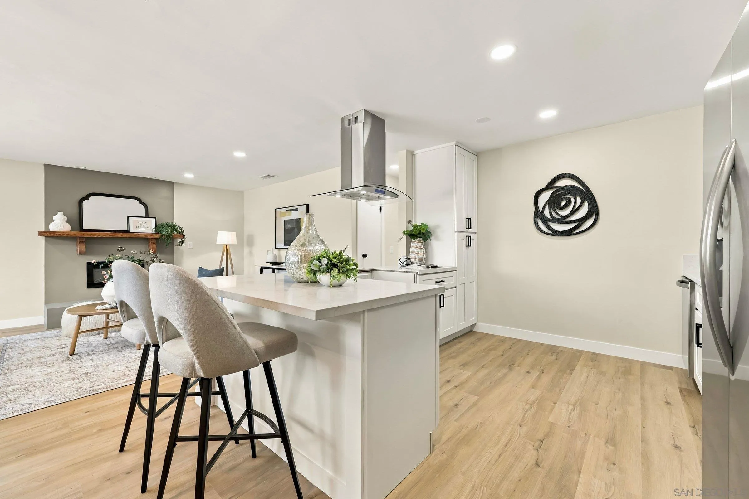 https://cdn.realtyfeed.com/cdn/127/260022811/e98e7c533935dc621491f370c2290f25.webp