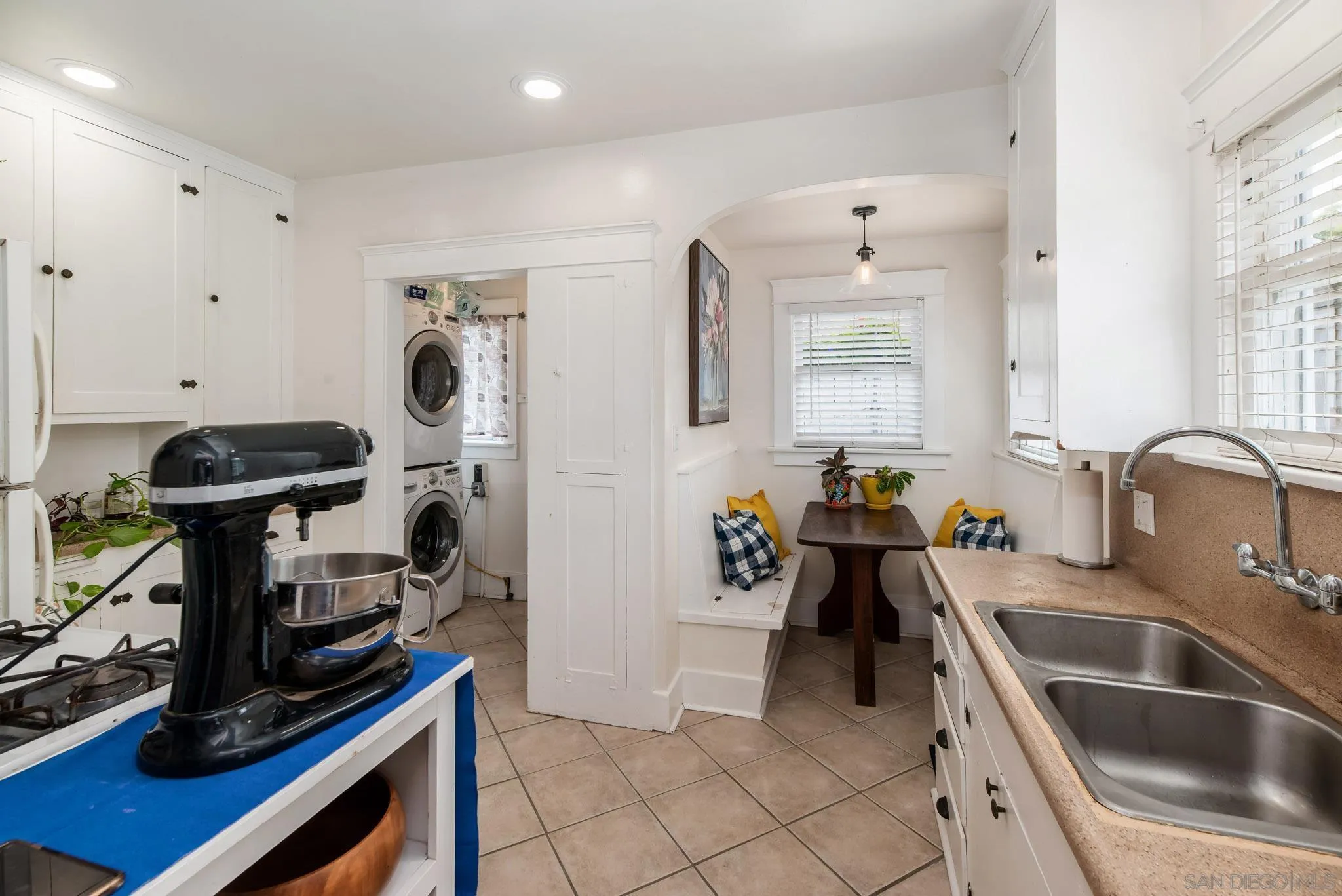 https://cdn.realtyfeed.com/cdn/127/260022812/2ca64da9086758eba6b45fc99d41b3c2.webp